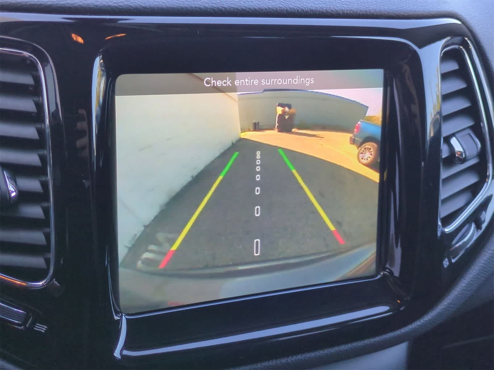 Thumbnail: 2019 Jeep Compass - 28