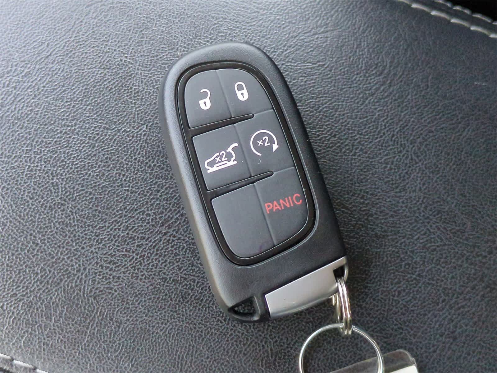 Thumbnail: 2019 Jeep Cherokee - 34