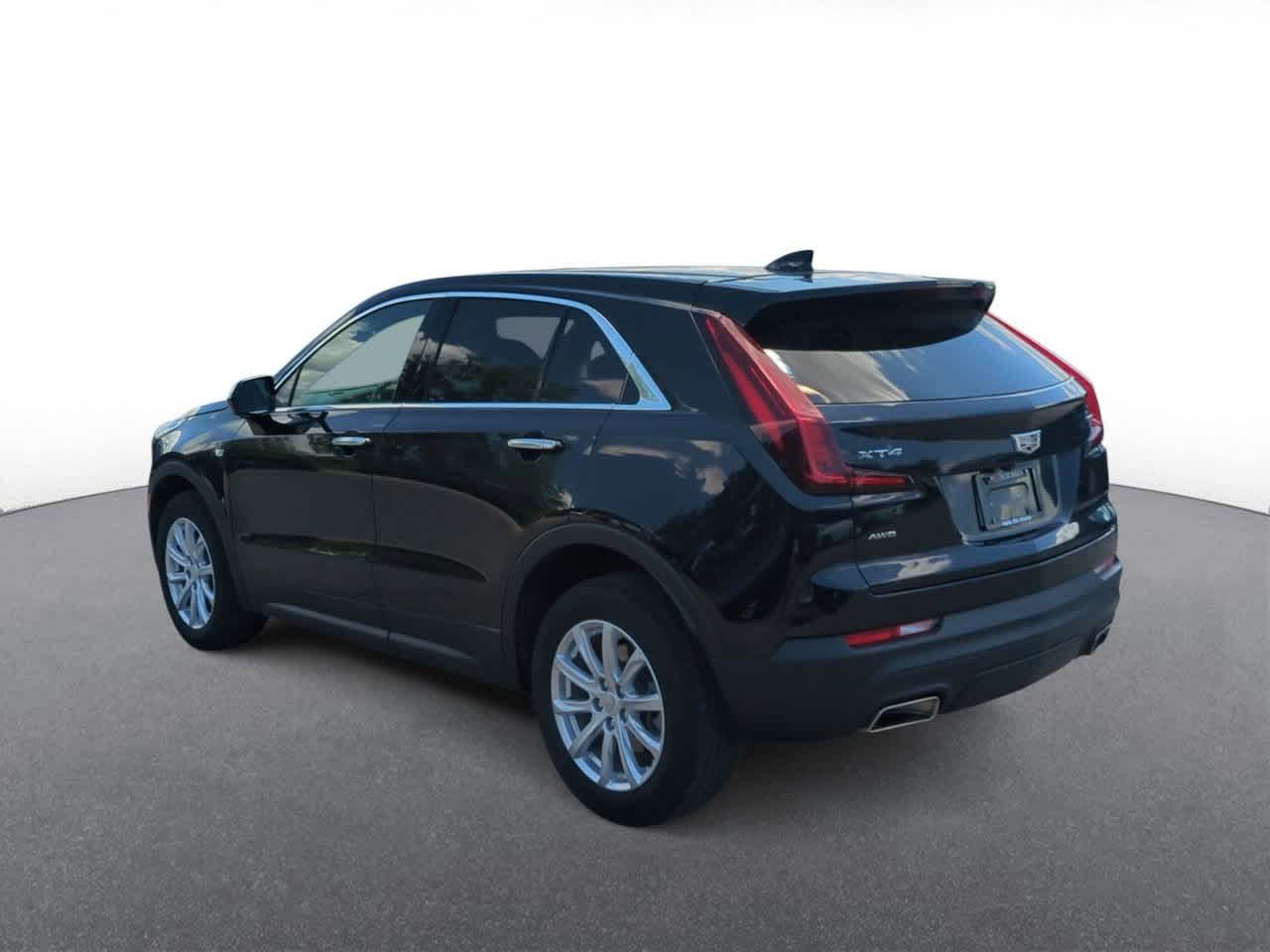 Thumbnail: 2023 Cadillac XT4 - 6