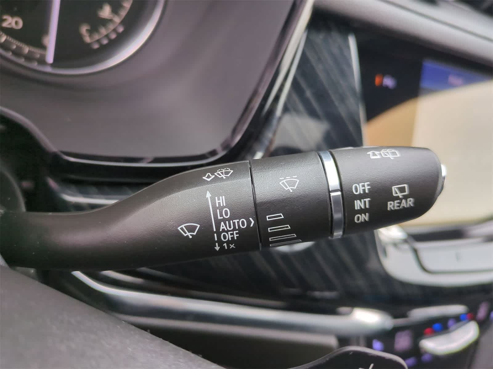 Thumbnail: 2023 Cadillac XT6 - 26