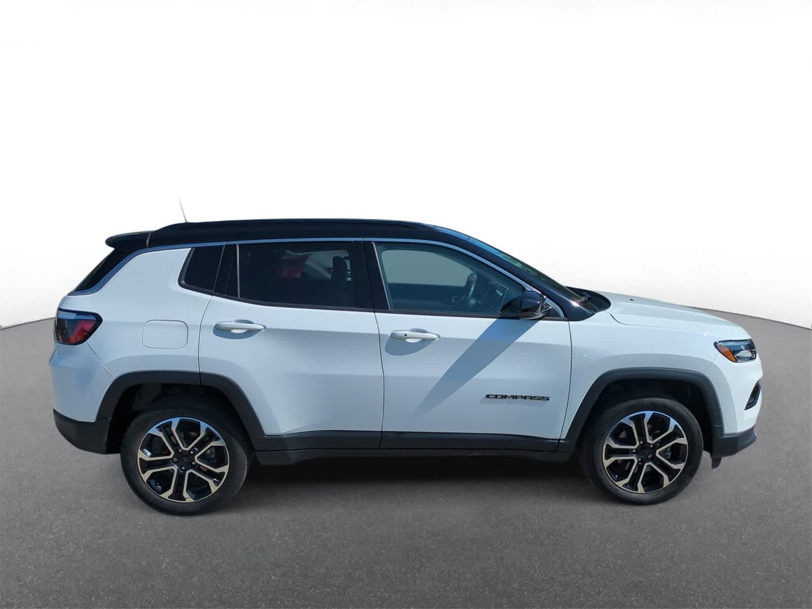 Thumbnail: 2022 Jeep Compass - 9