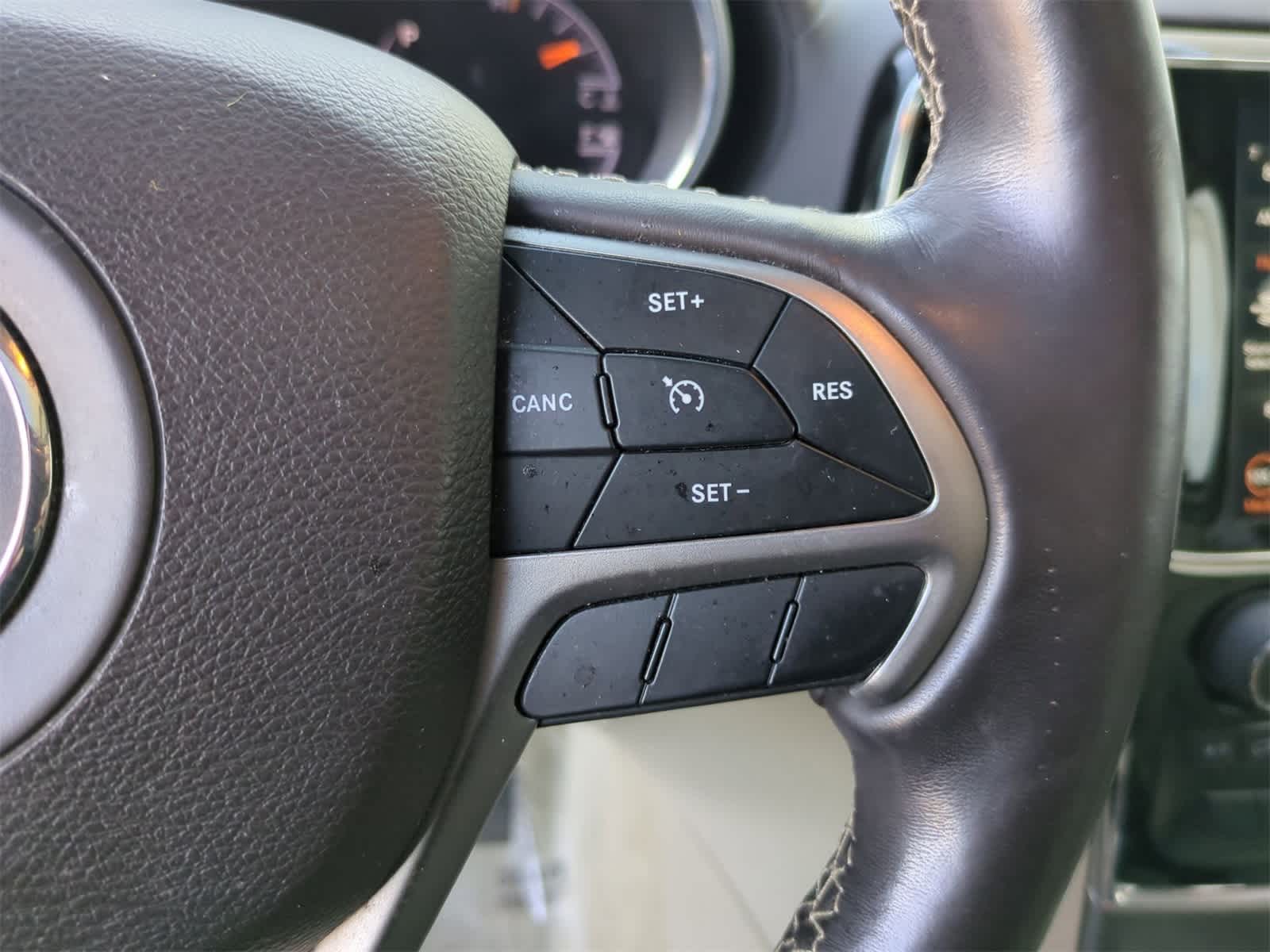 Thumbnail: 2019 Jeep Grand Cherokee - 25