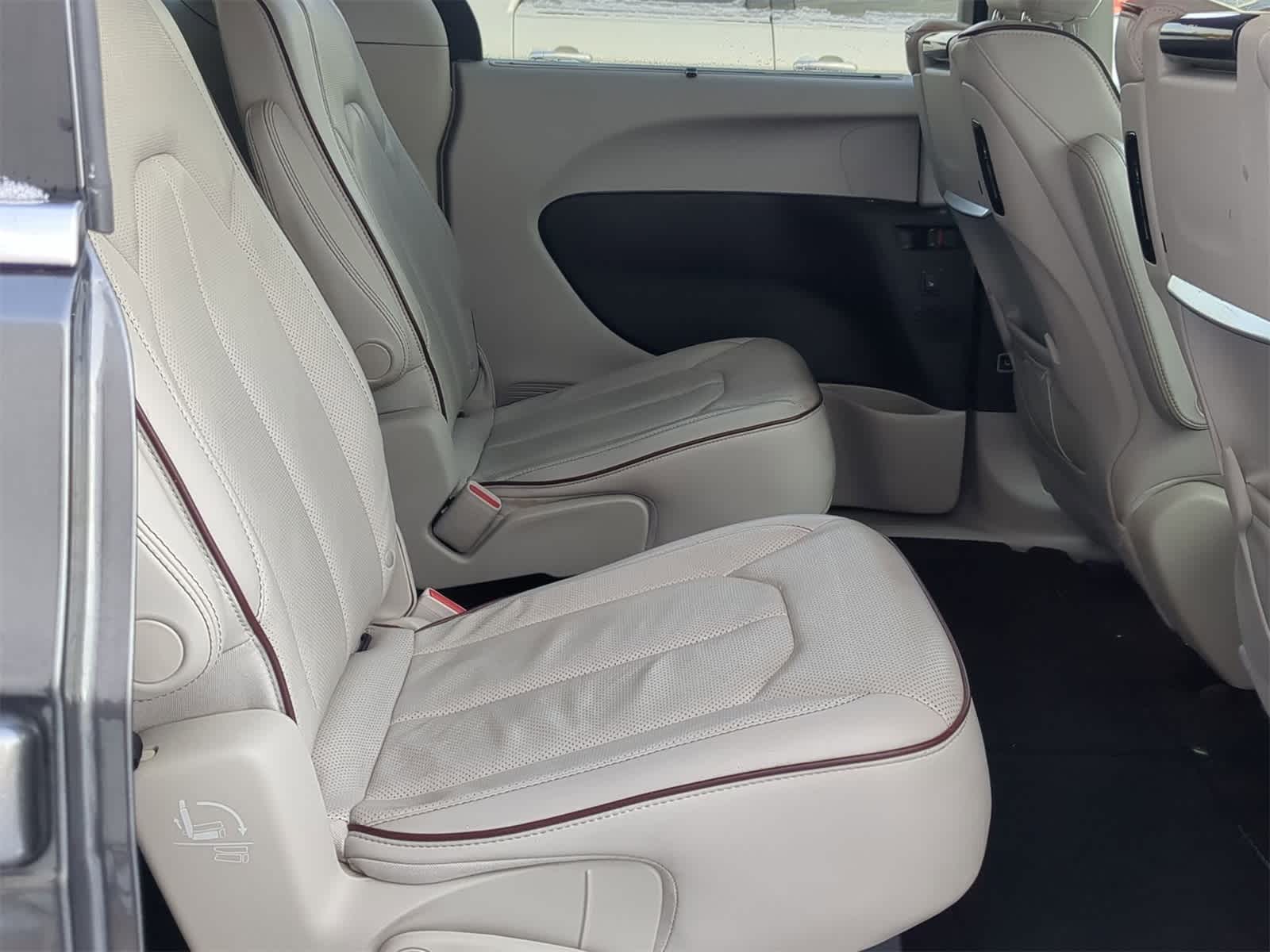 Thumbnail: 2020 Chrysler Pacifica - 20