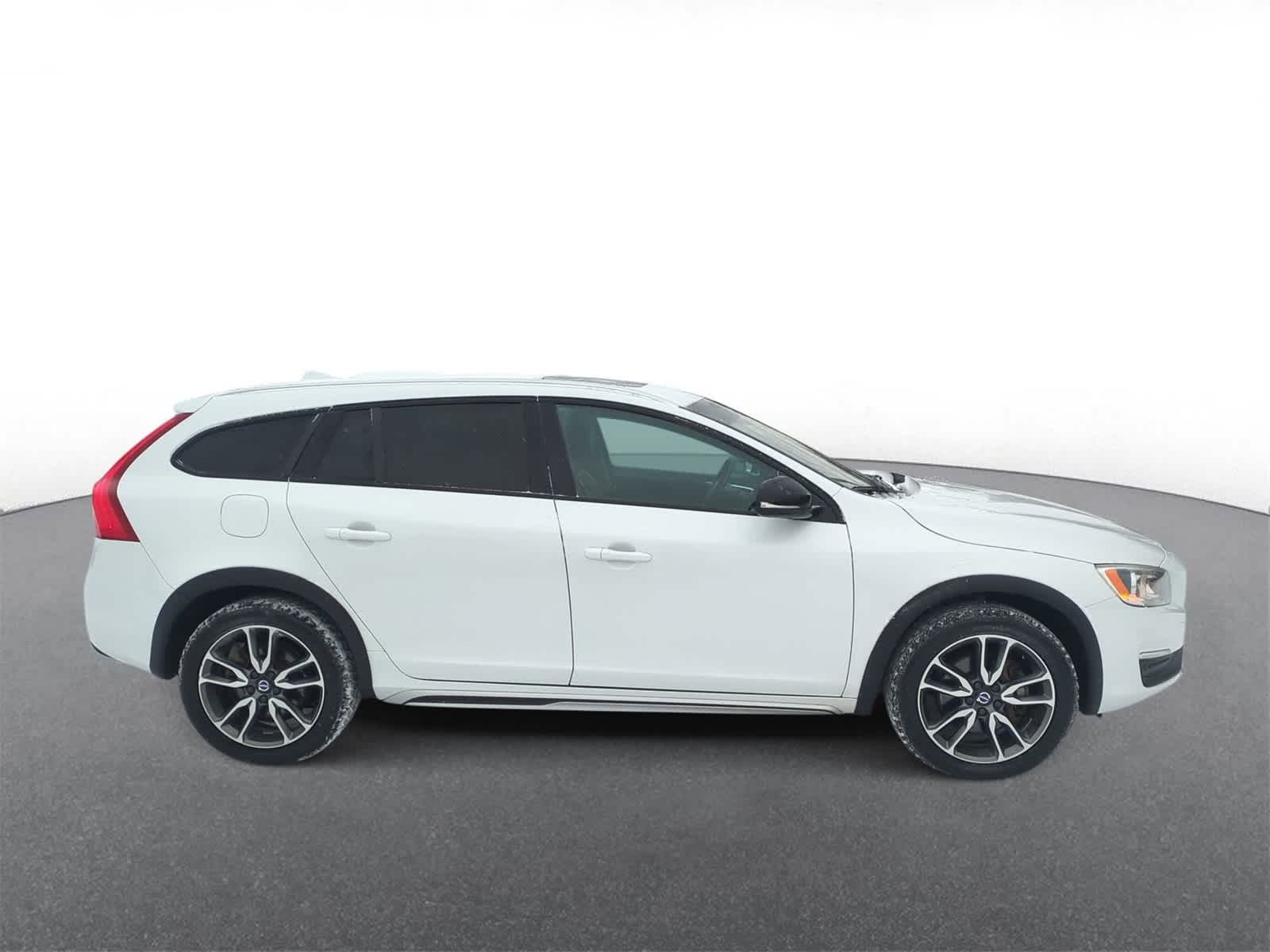 Thumbnail: 2017 Volvo S60 - 9