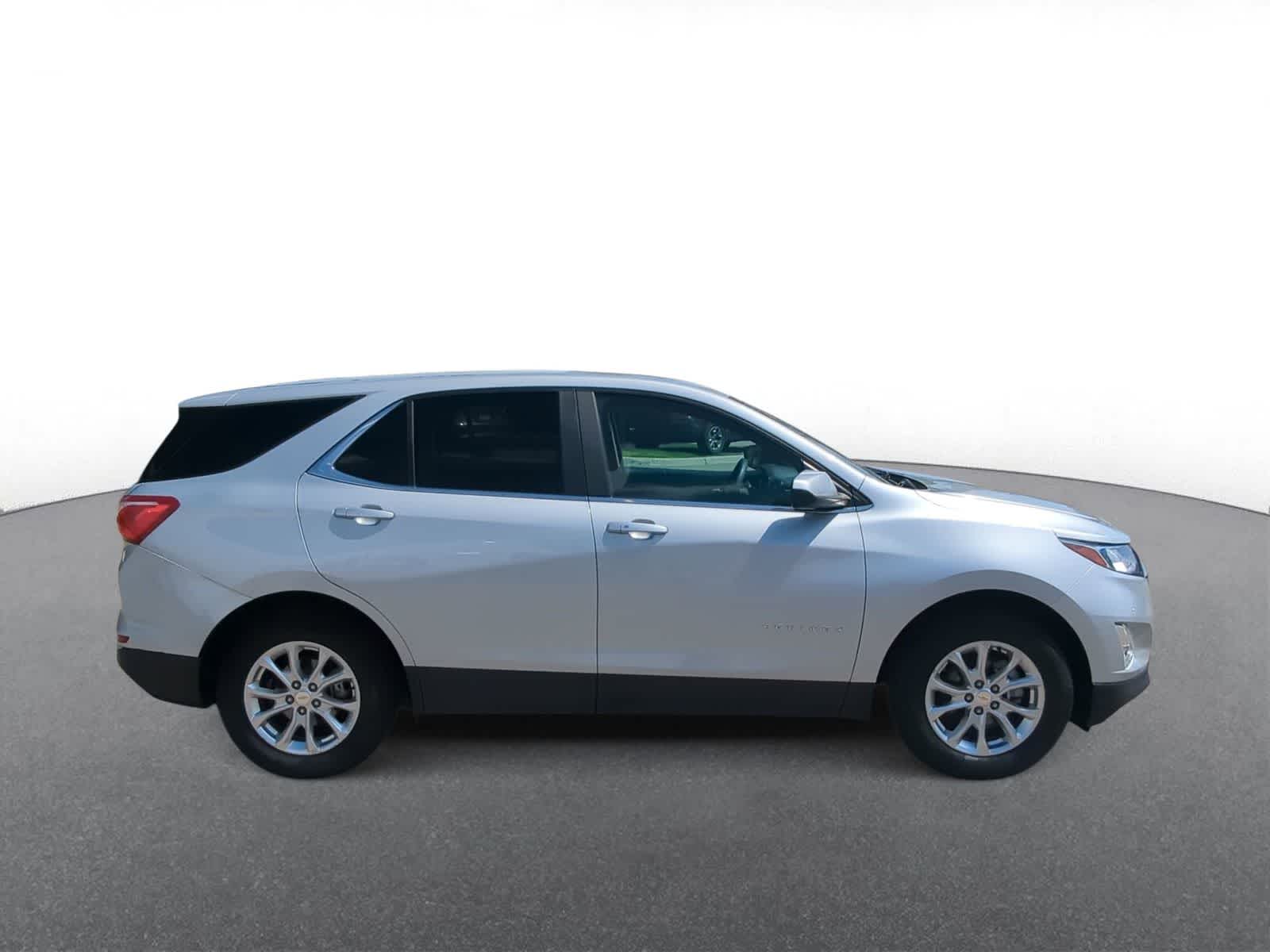 Thumbnail: 2021 Chevrolet Equinox - 9