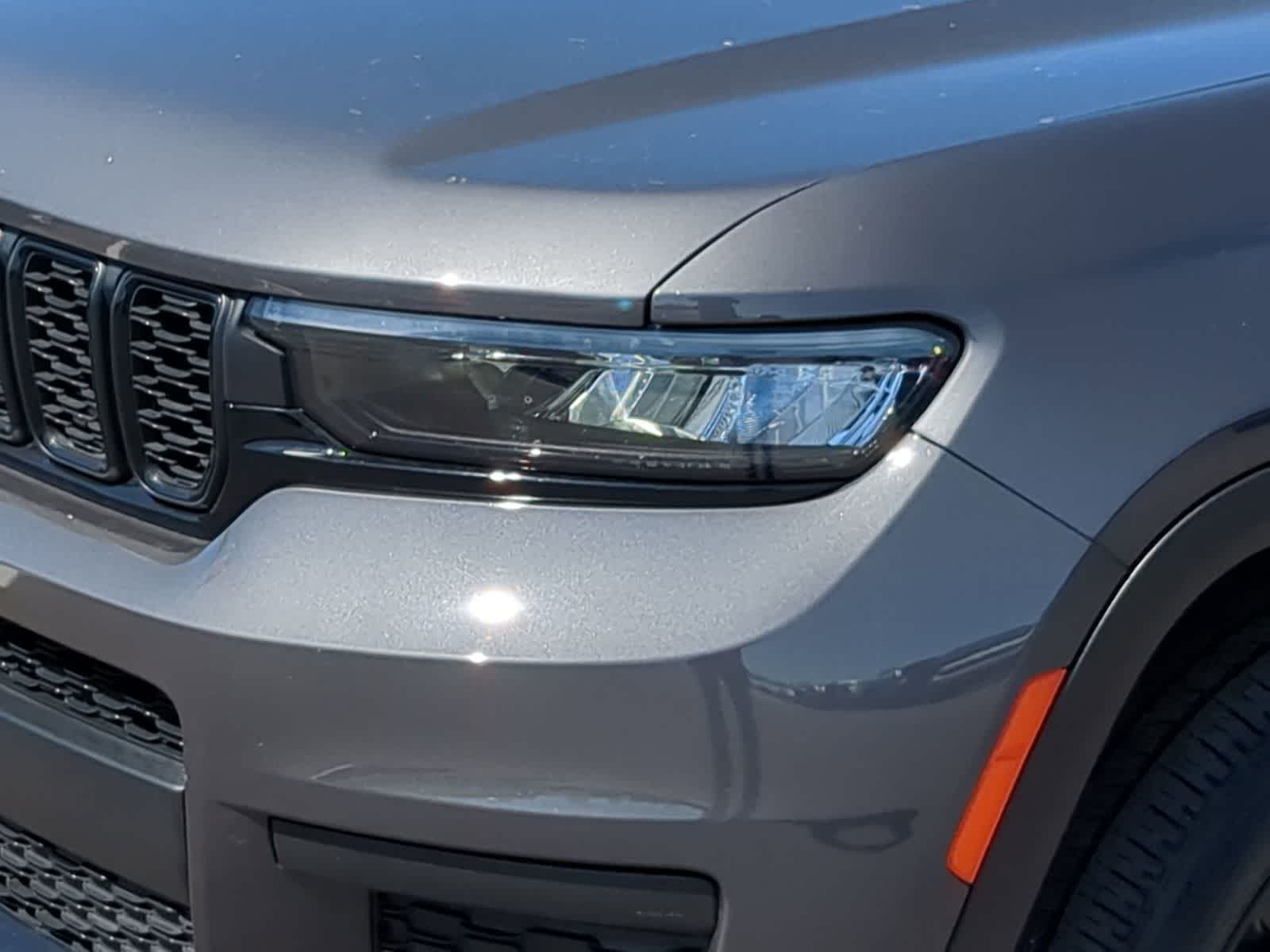 Thumbnail: 2022 Jeep Grand Cherokee L - 11