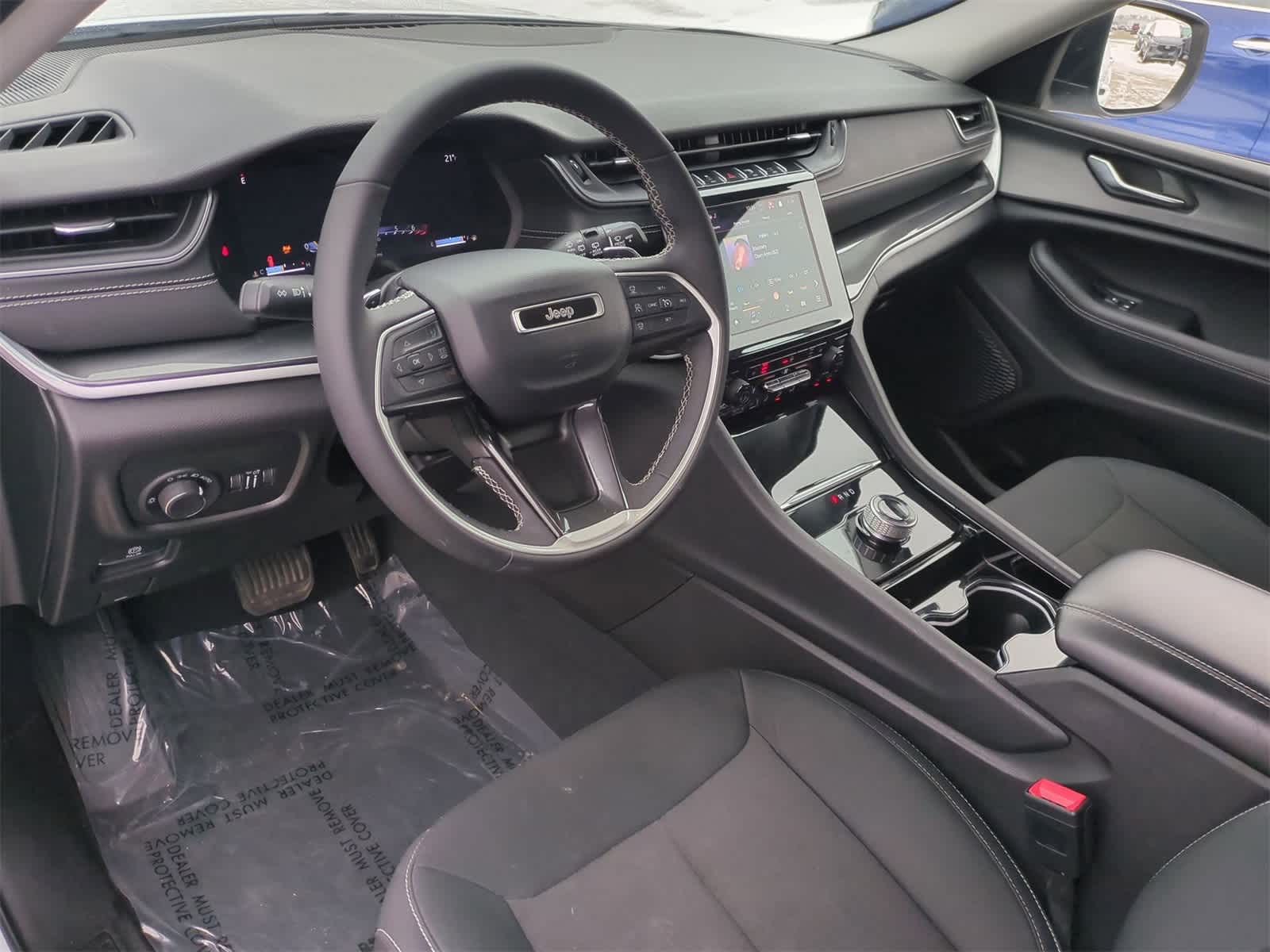 Thumbnail: 2023 Jeep Grand Cherokee - 10