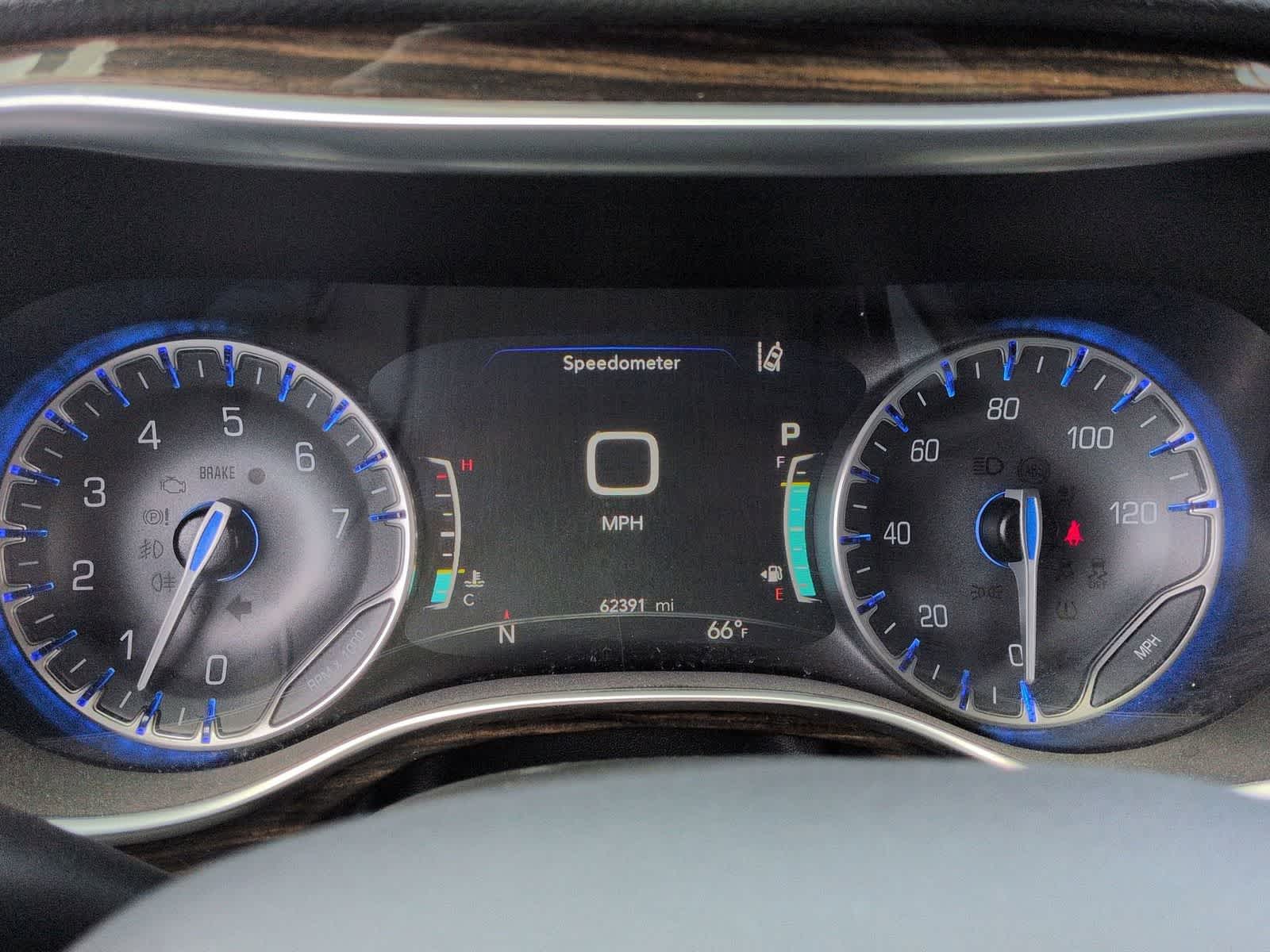 Thumbnail: 2023 Chrysler Pacifica - 33