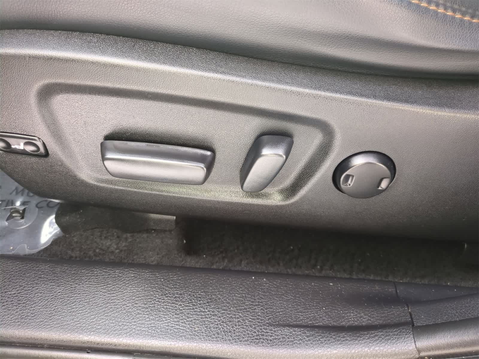 Thumbnail: 2019 Toyota Highlander - 17