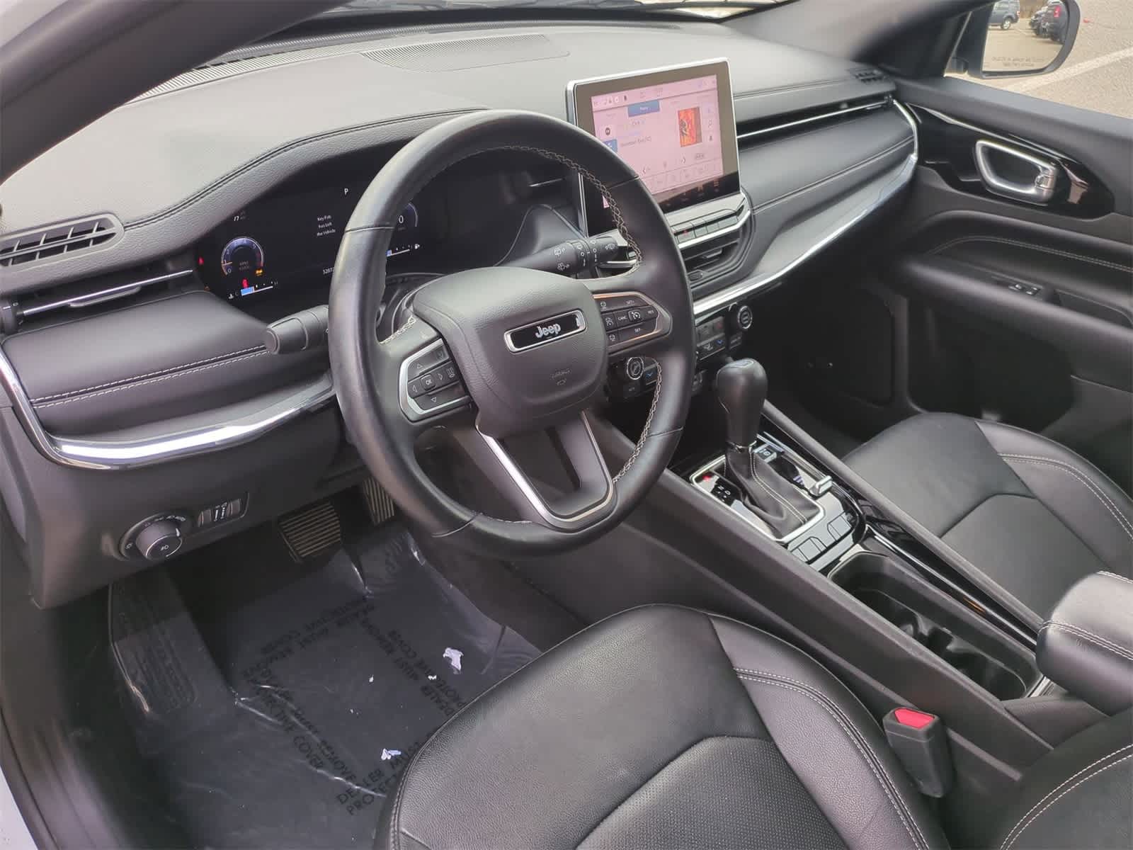 Thumbnail: 2022 Jeep Compass - 10