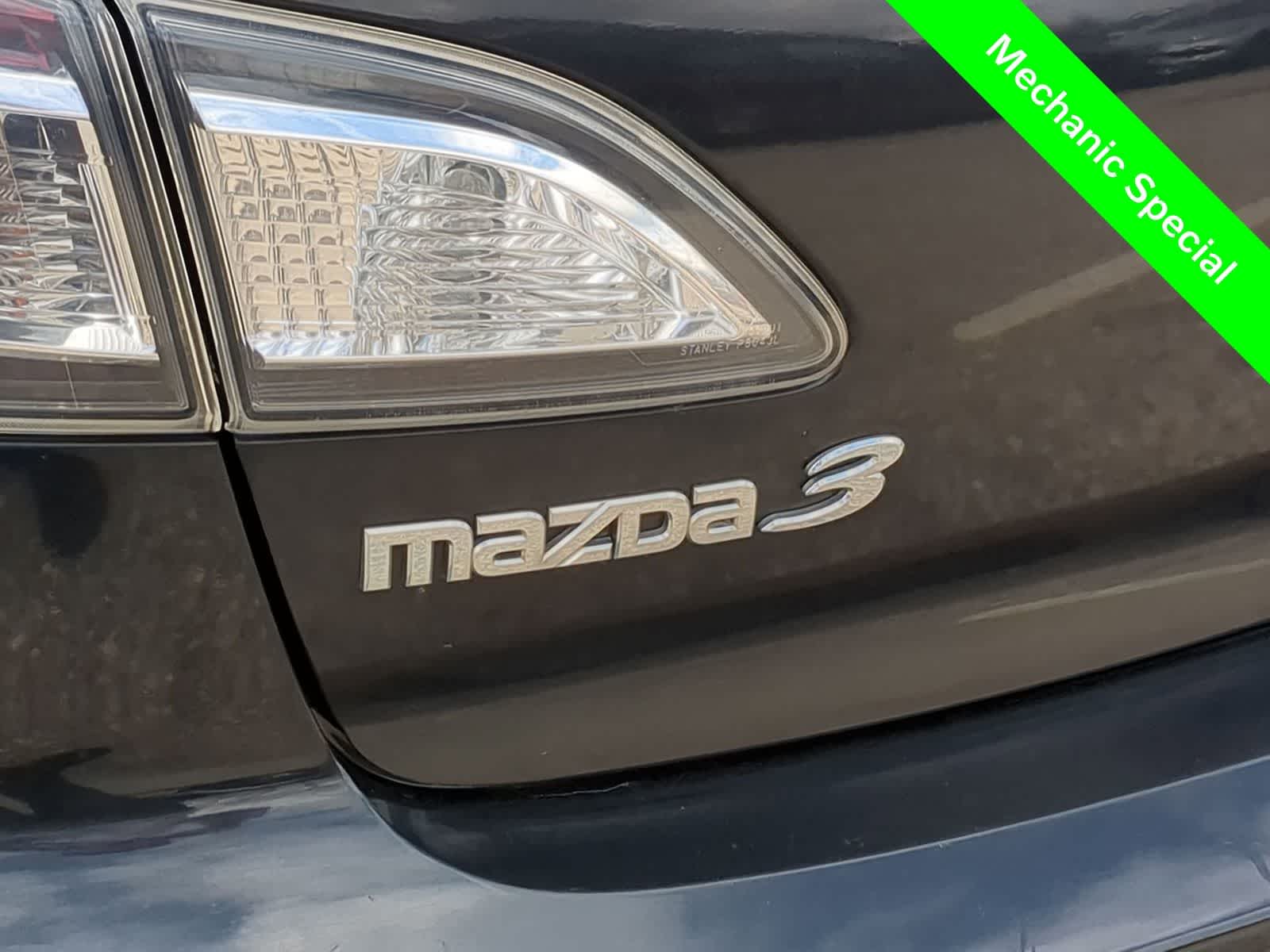 Thumbnail: 2011 Mazda Mazda3 - 13