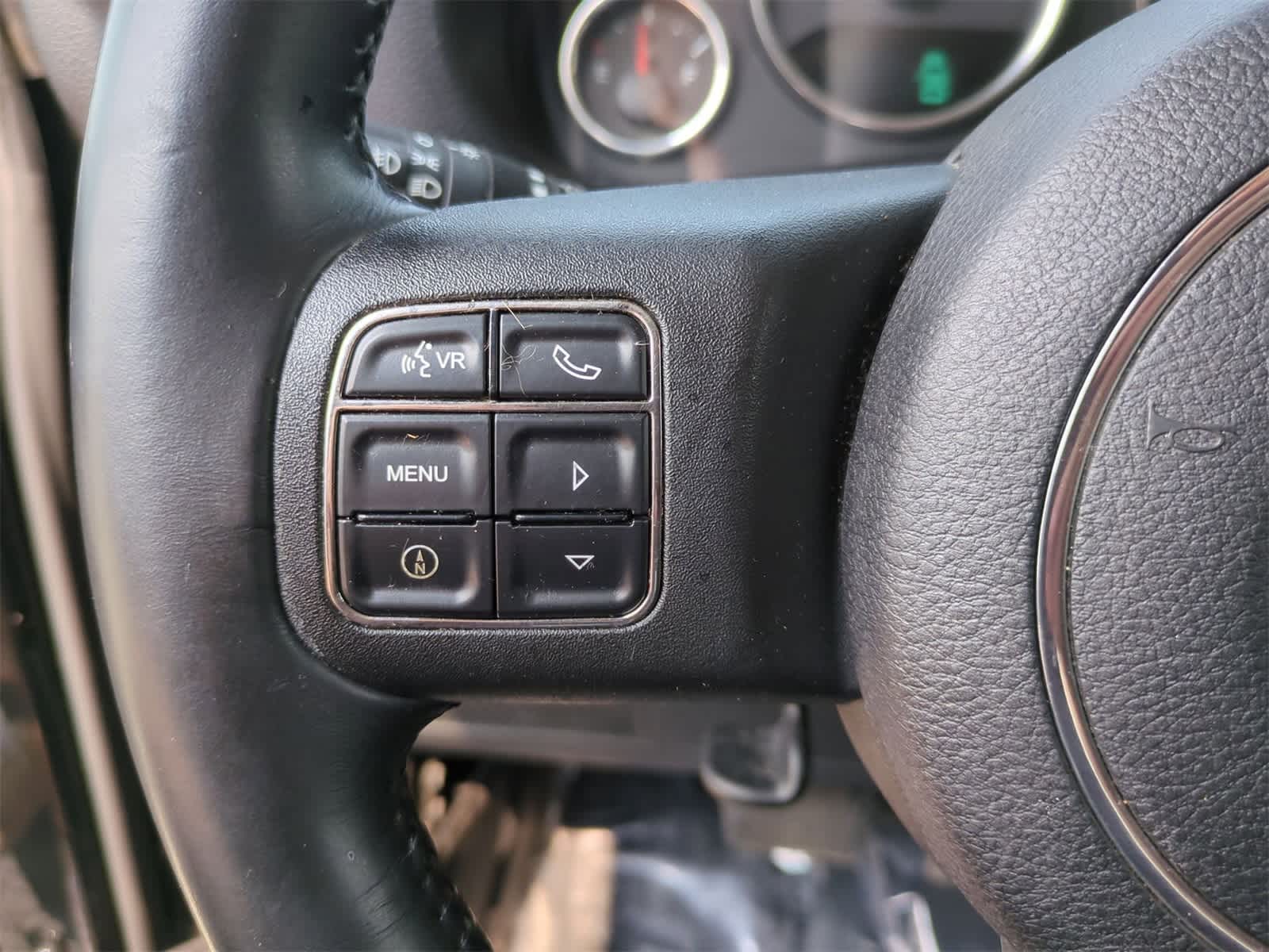 Thumbnail: 2011 Jeep Wrangler - 21