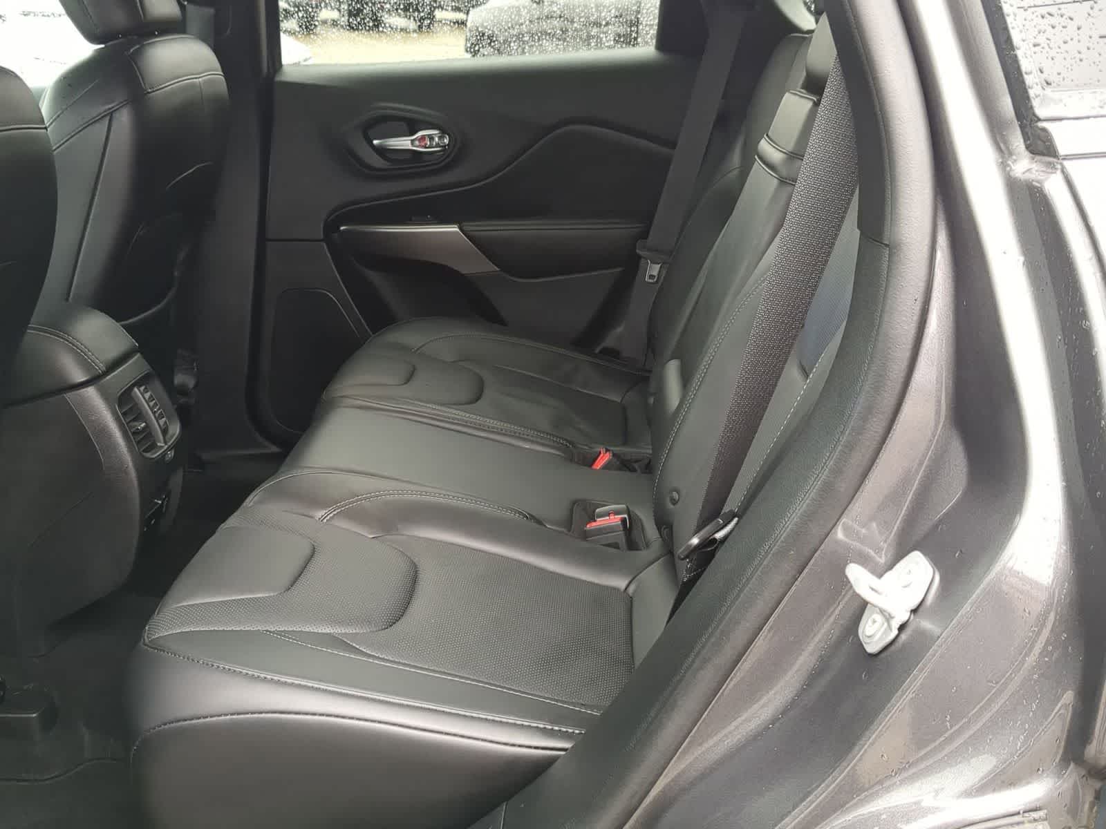 Thumbnail: 2019 Jeep Cherokee - 19