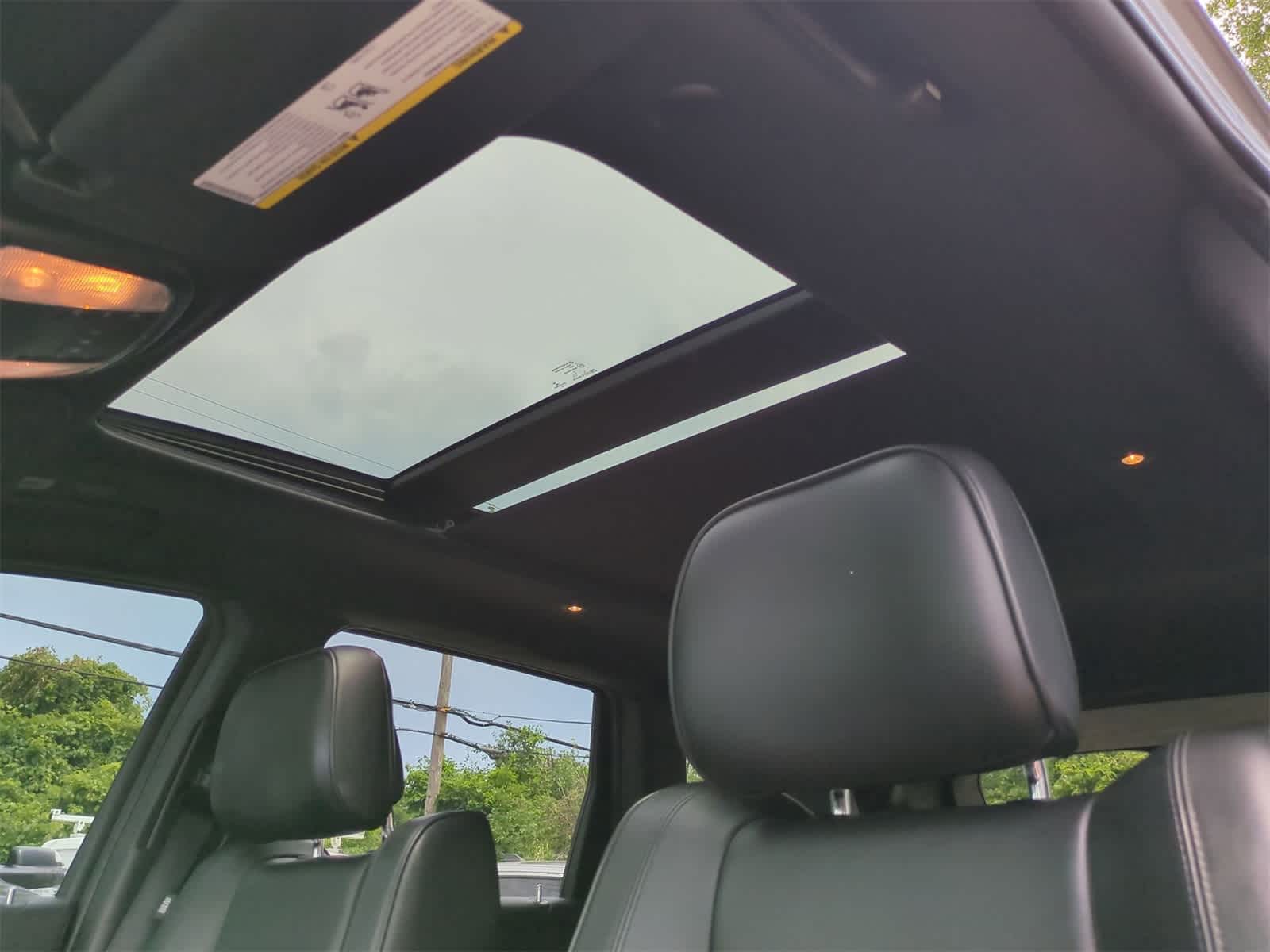 Thumbnail: 2021 Jeep Grand Cherokee - 17