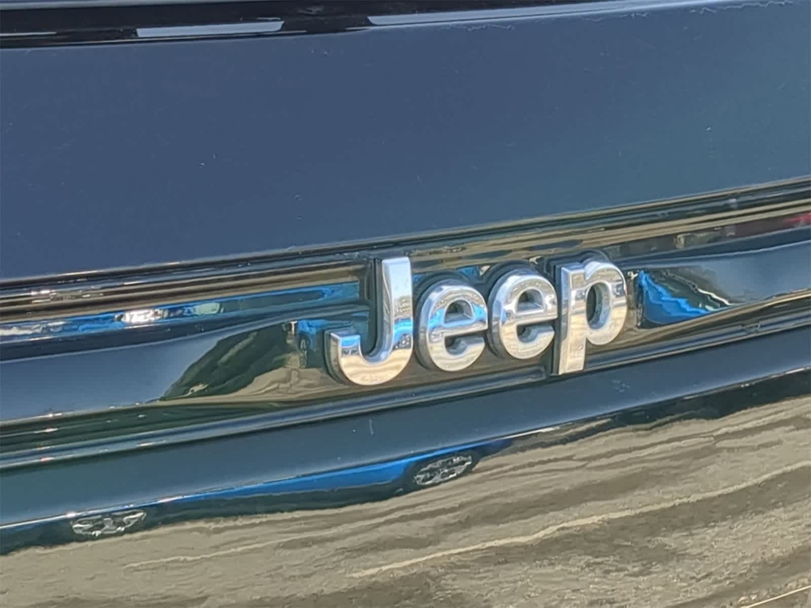 Thumbnail: 2023 Jeep Grand Cherokee - 19