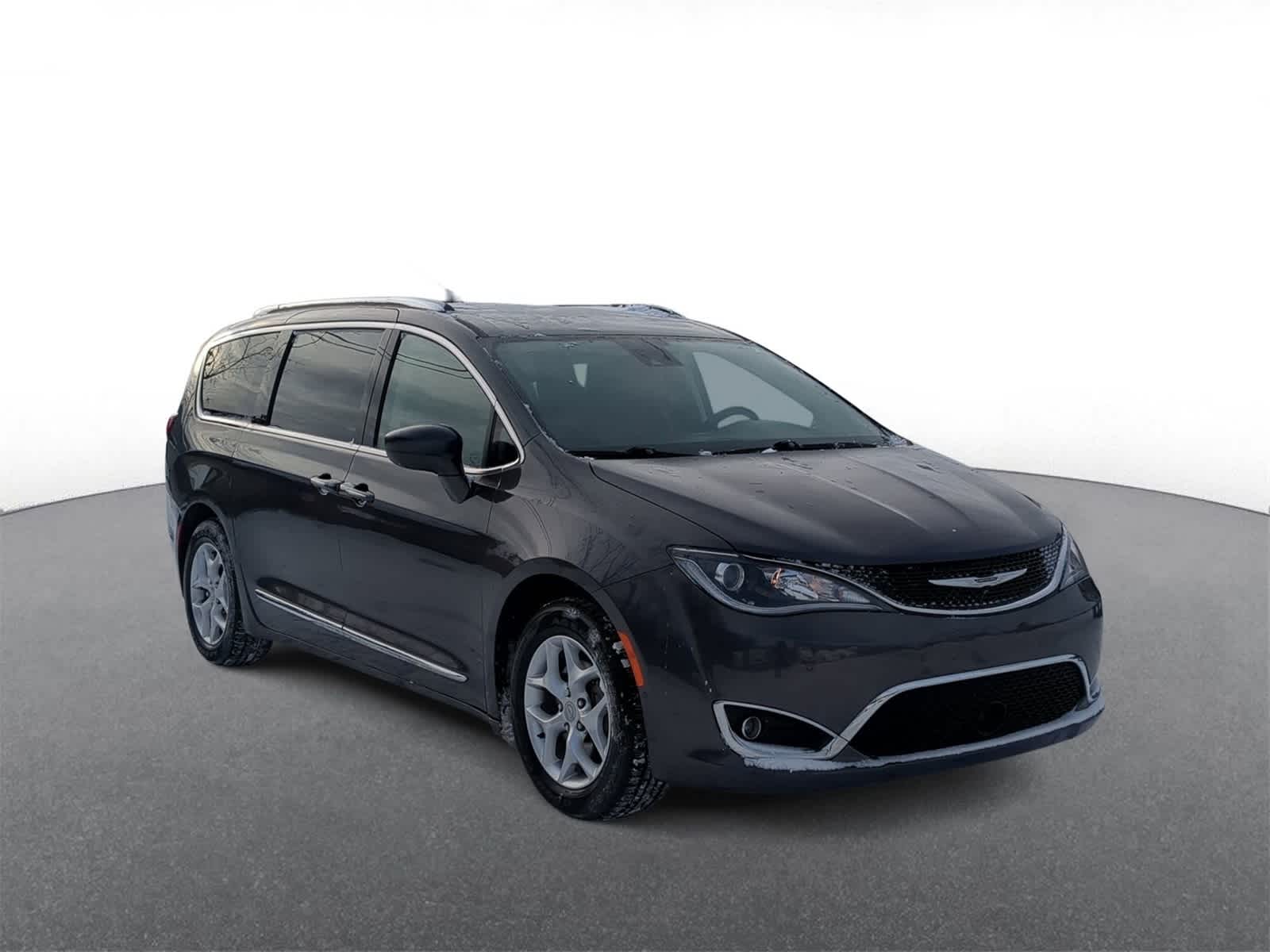 Thumbnail: 2017 Chrysler Pacifica - 2