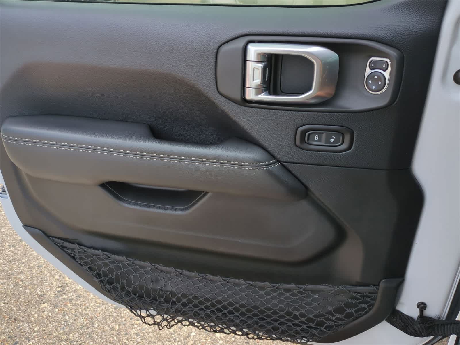 Thumbnail: 2018 Jeep Wrangler - 29