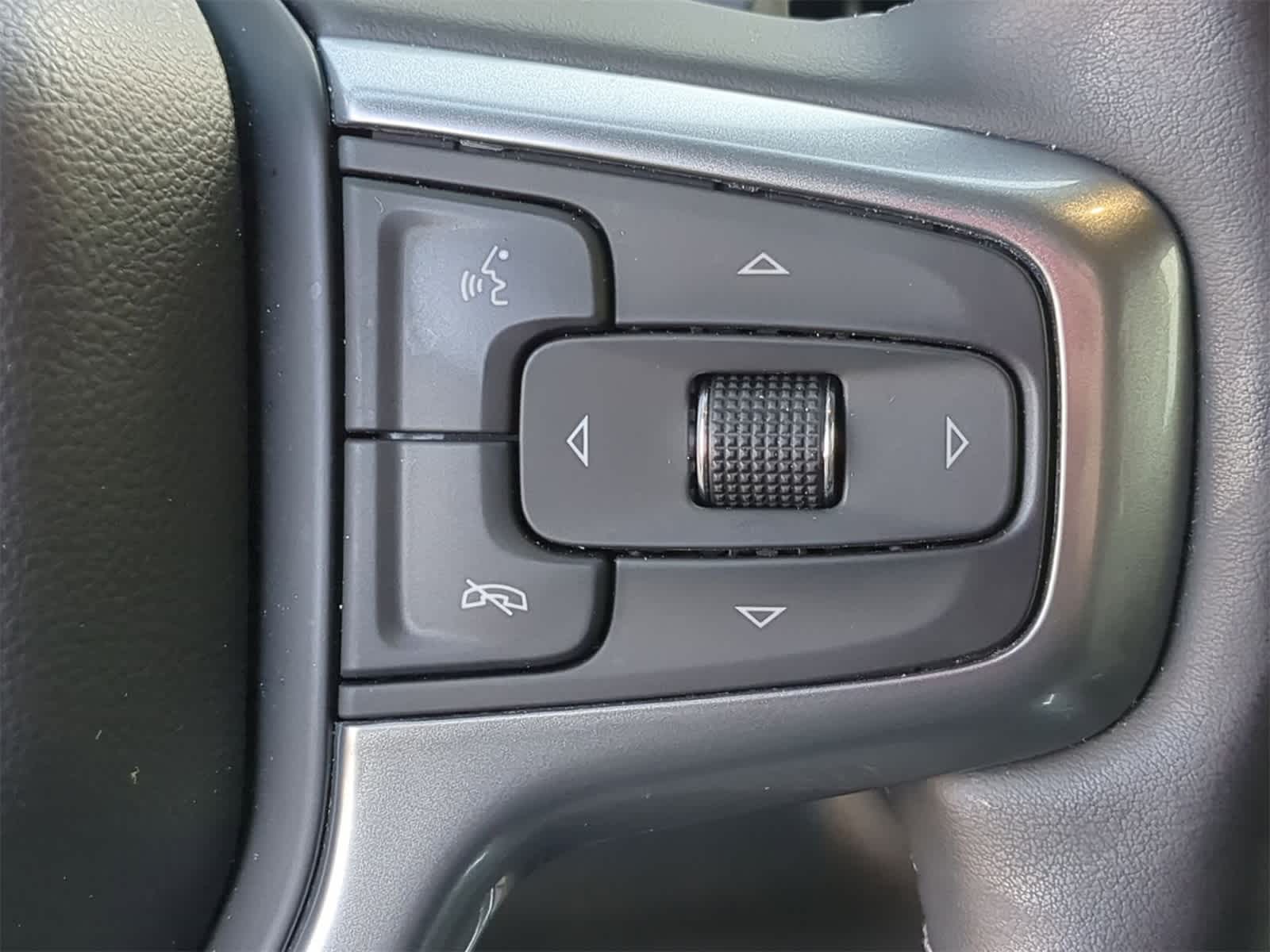 Thumbnail: 2023 Chevrolet Silverado 1500 - 24