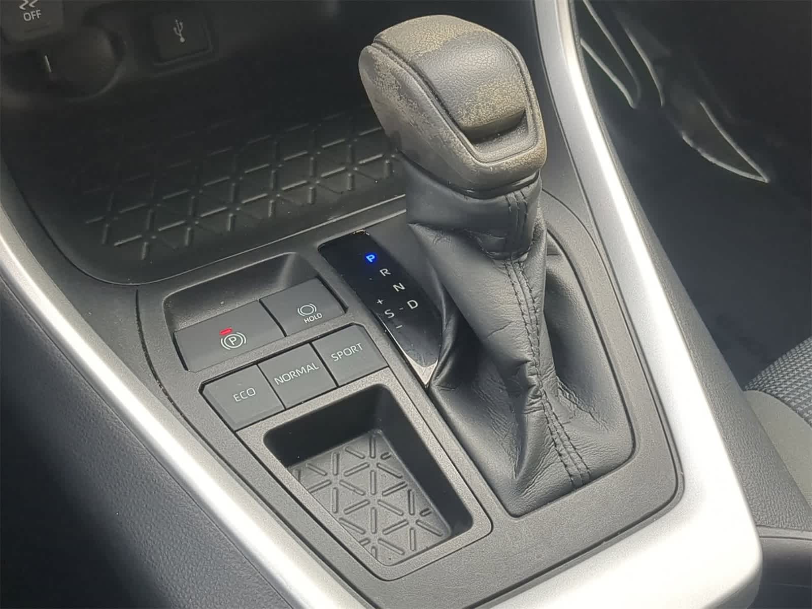 Thumbnail: 2022 Toyota RAV4 - 37