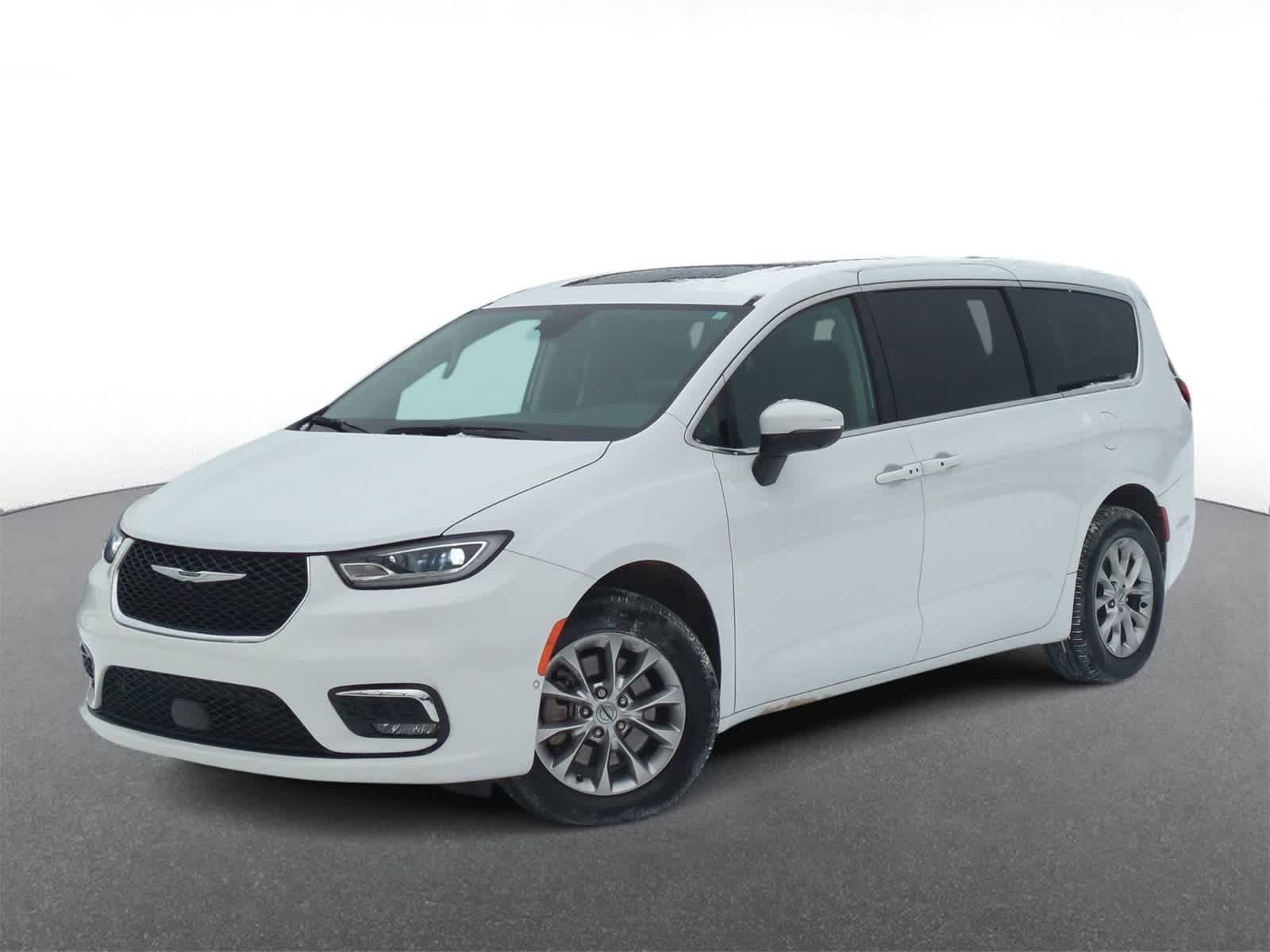 2023 Chrysler Pacifica Touring L's photo