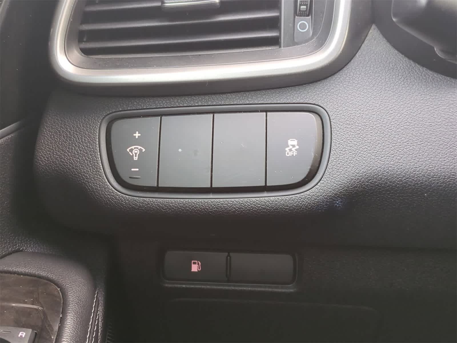 Thumbnail: 2016 Kia Sorento - 28