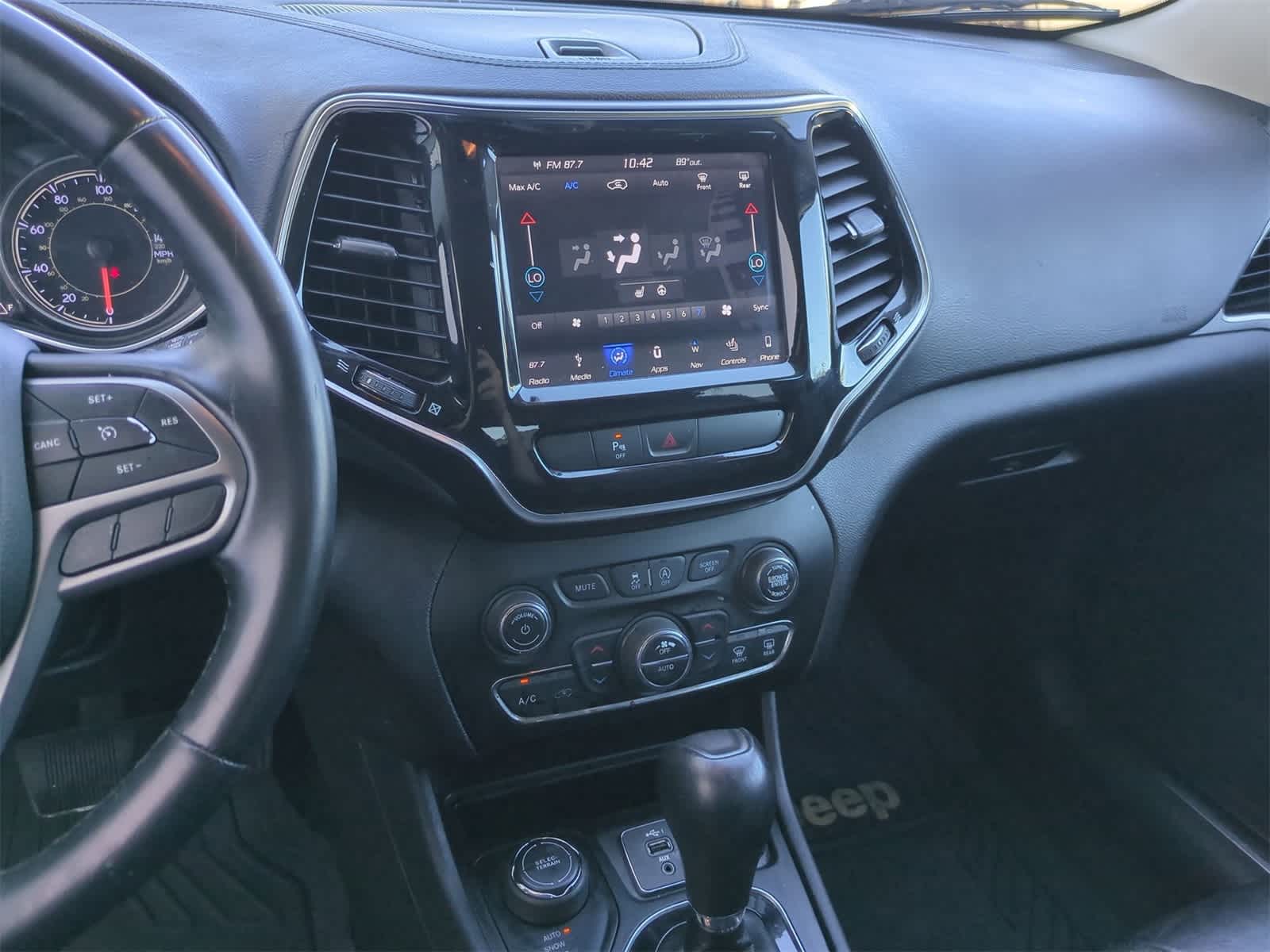 Thumbnail: 2019 Jeep Cherokee - 28