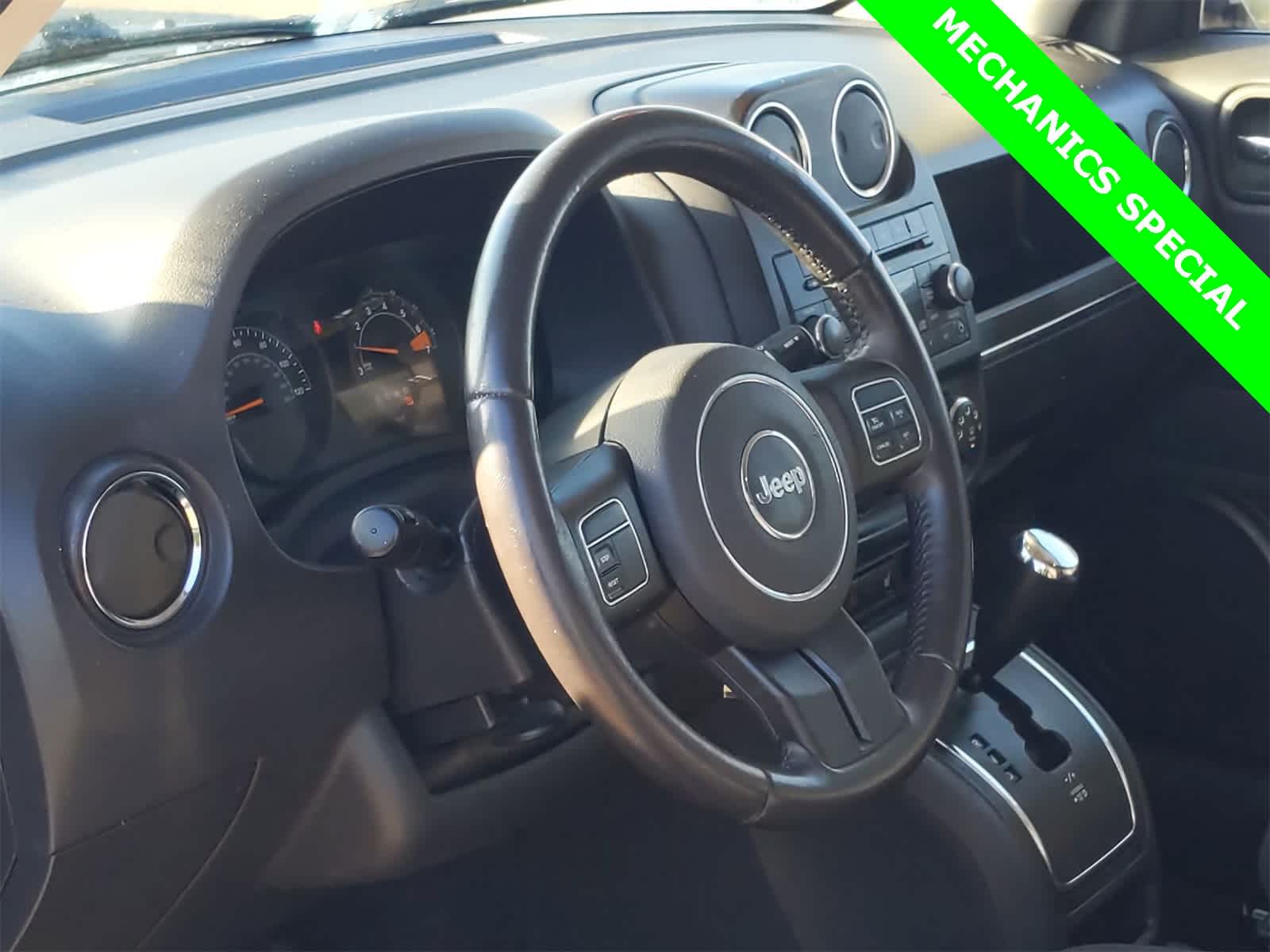 Thumbnail: 2015 Jeep Patriot - 10