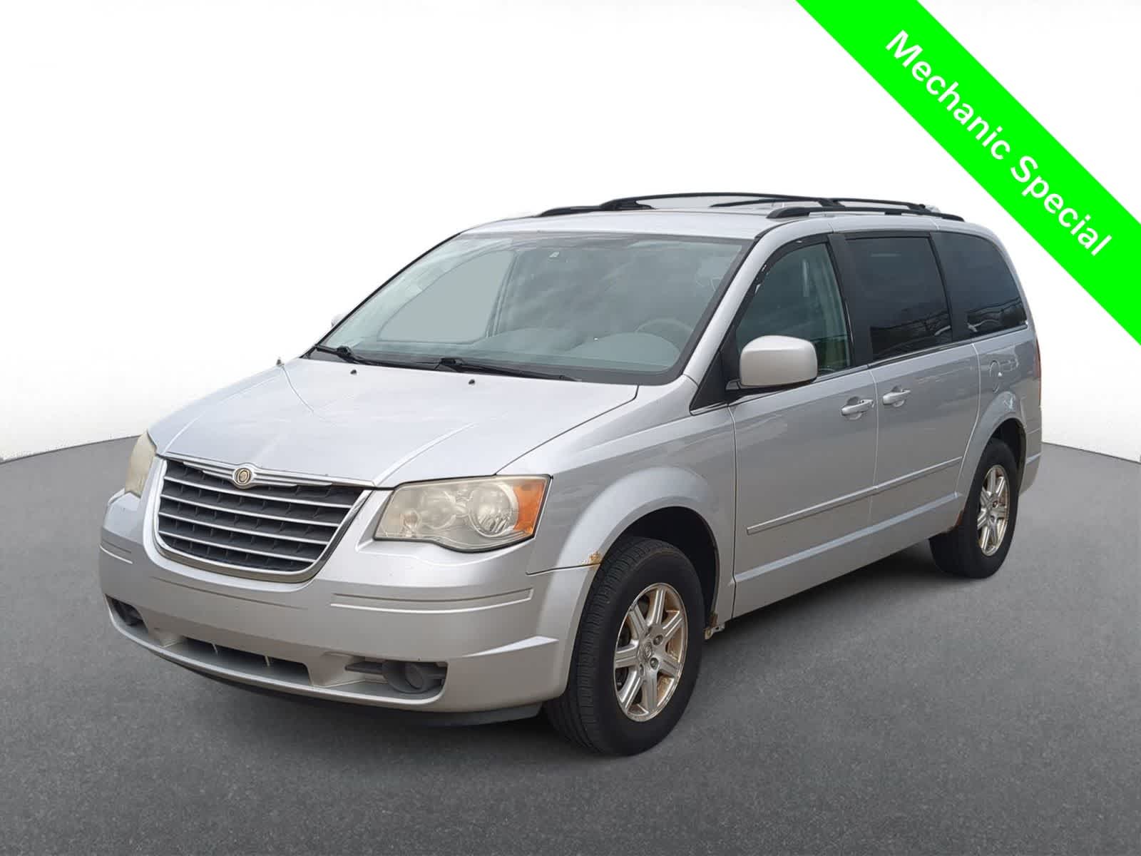 Thumbnail: 2008 Chrysler Town & Country - 4