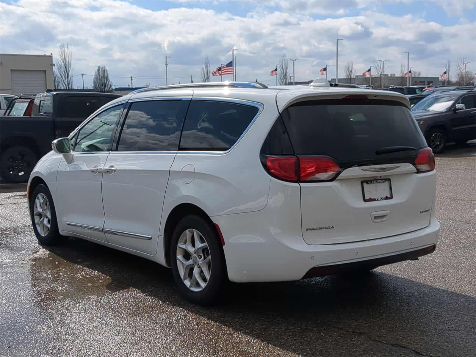 Thumbnail: 2020 Chrysler Pacifica - 12