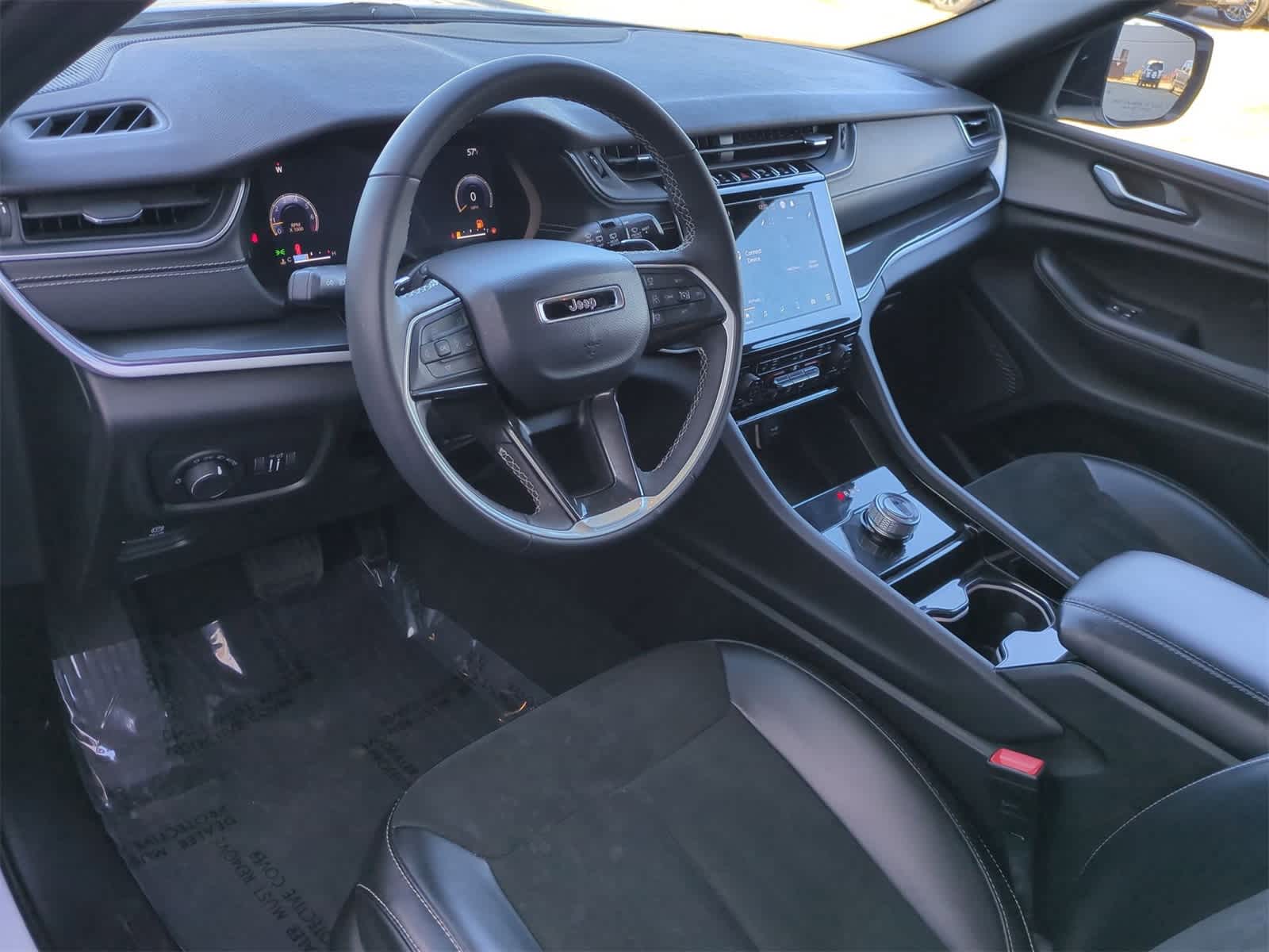 Thumbnail: 2023 Jeep Grand Cherokee L - 10