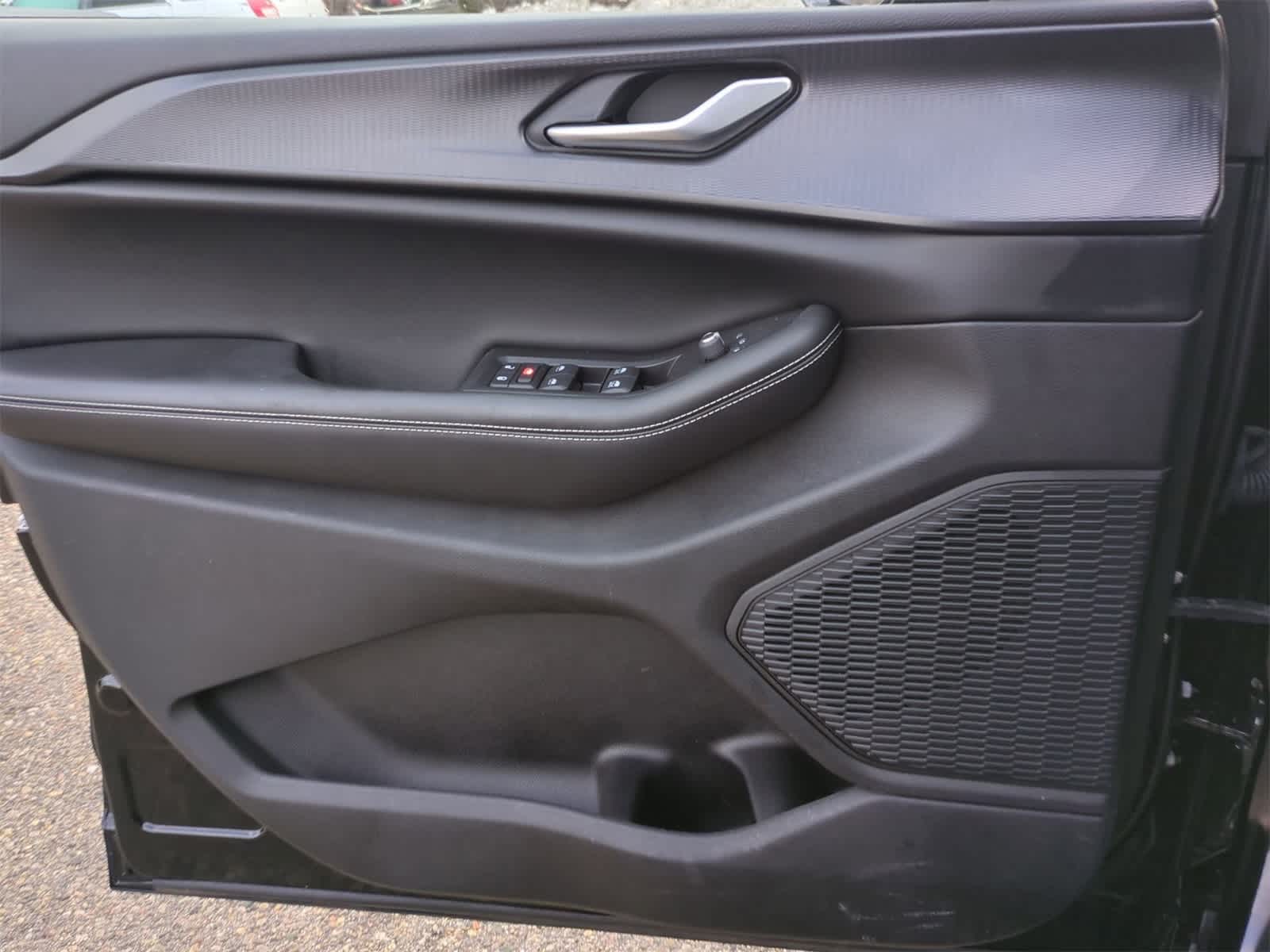 Thumbnail: 2023 Jeep Grand Cherokee - 31