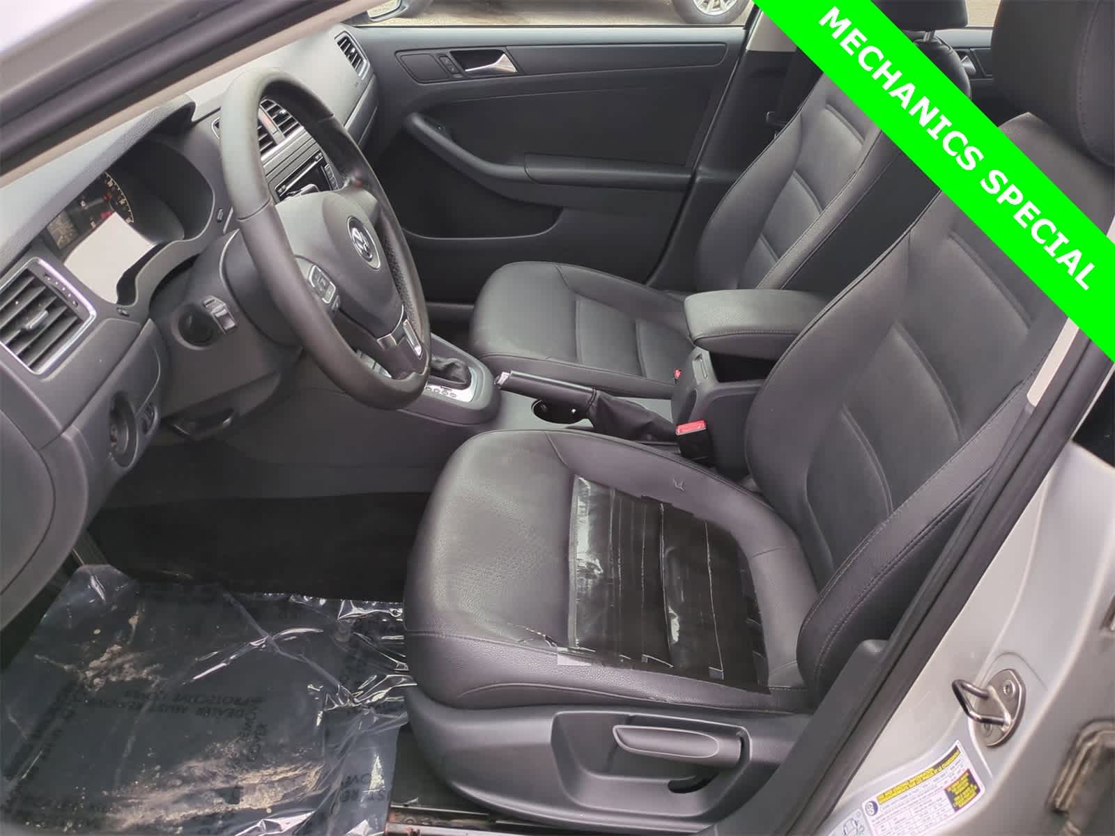 Thumbnail: 2011 Volkswagen Jetta - 16