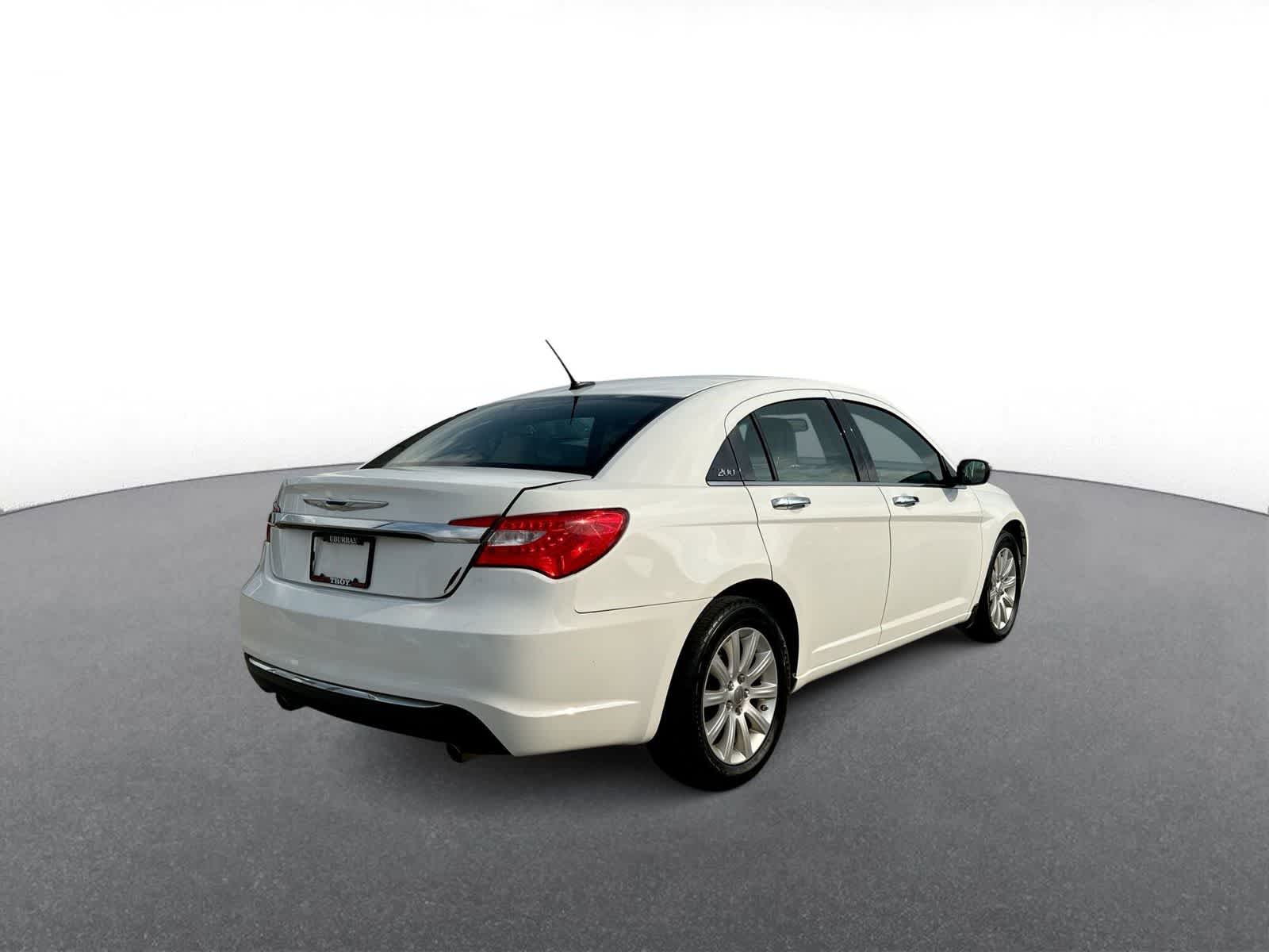 Thumbnail: 2013 Chrysler 200 - 8