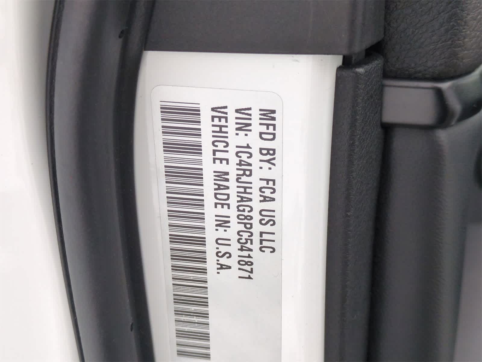 Thumbnail: 2023 Jeep Grand Cherokee - 35