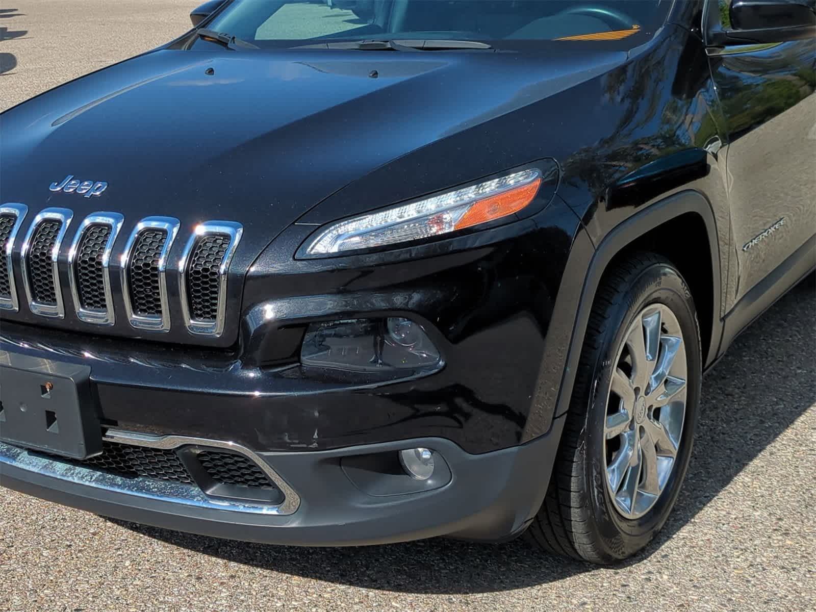 Thumbnail: 2016 Jeep Cherokee - 11