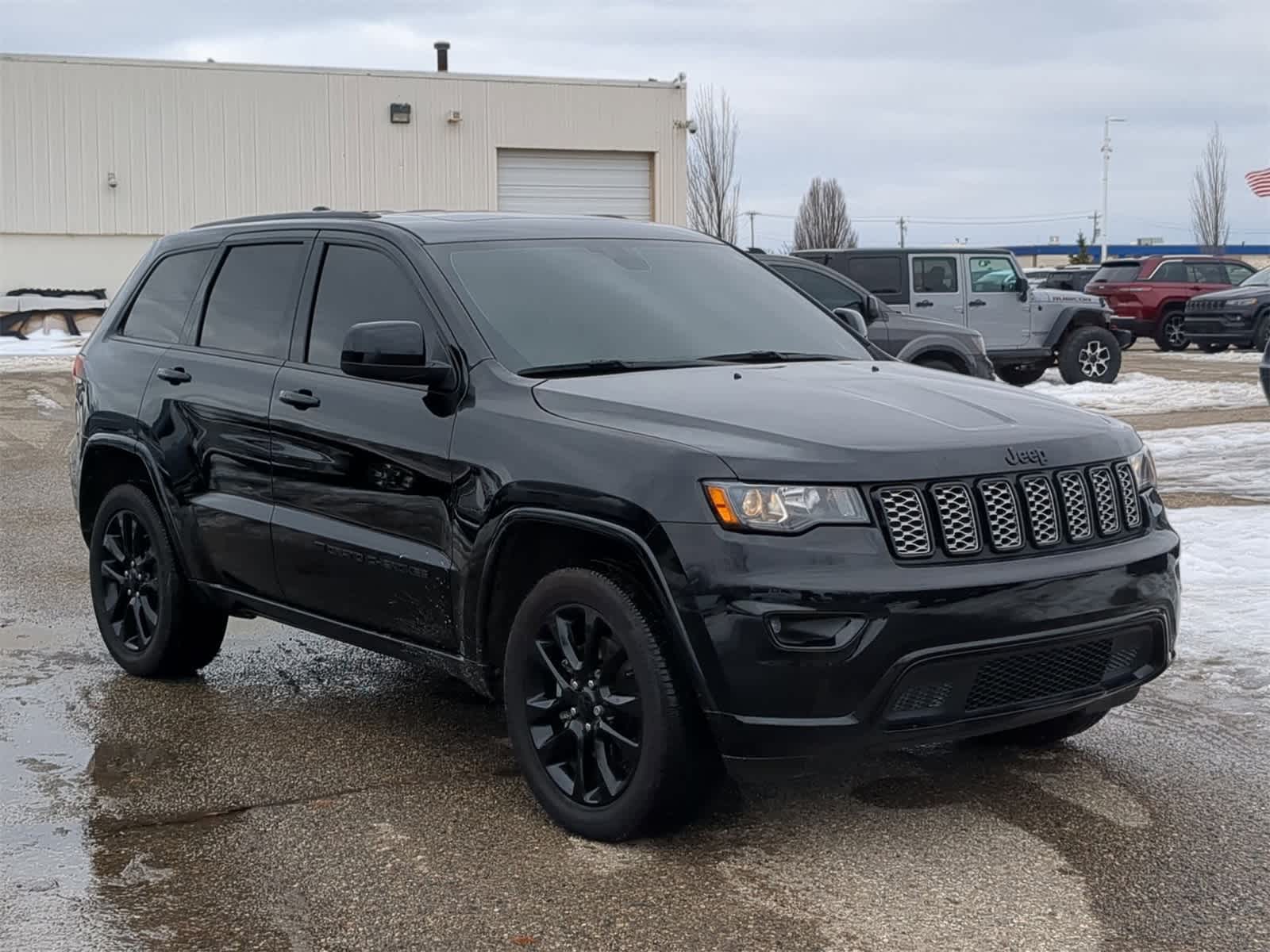 Thumbnail: 2022 Jeep Grand Cherokee - 16