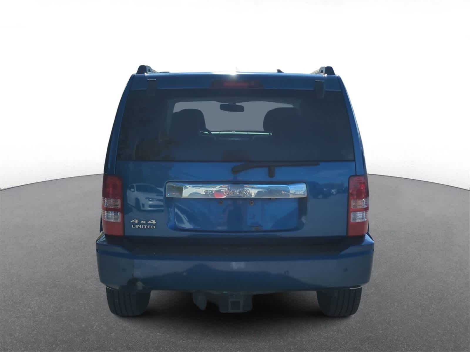 Thumbnail: 2010 Jeep Liberty - 7