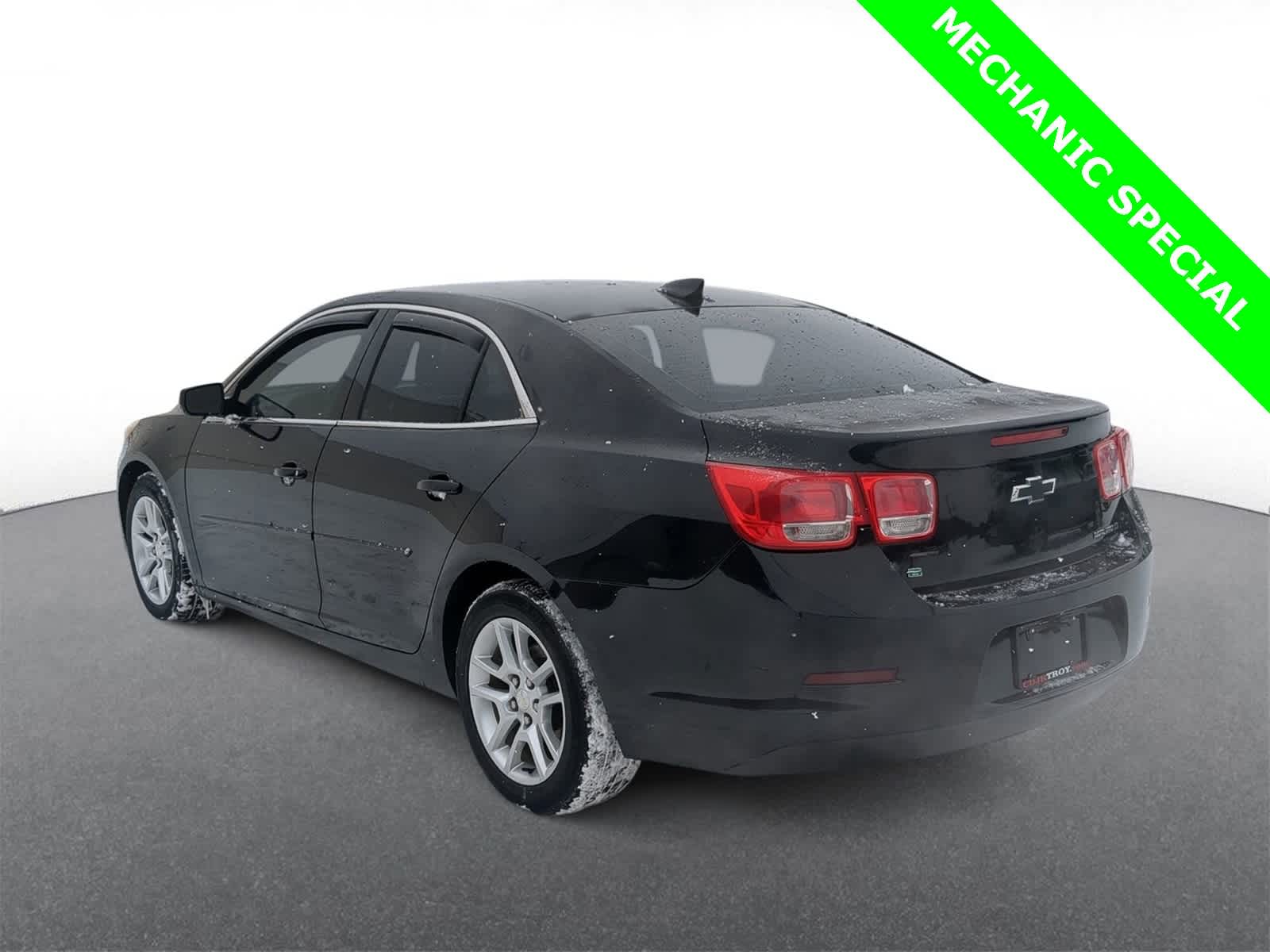 Thumbnail: 2016 Chevrolet Malibu - 6