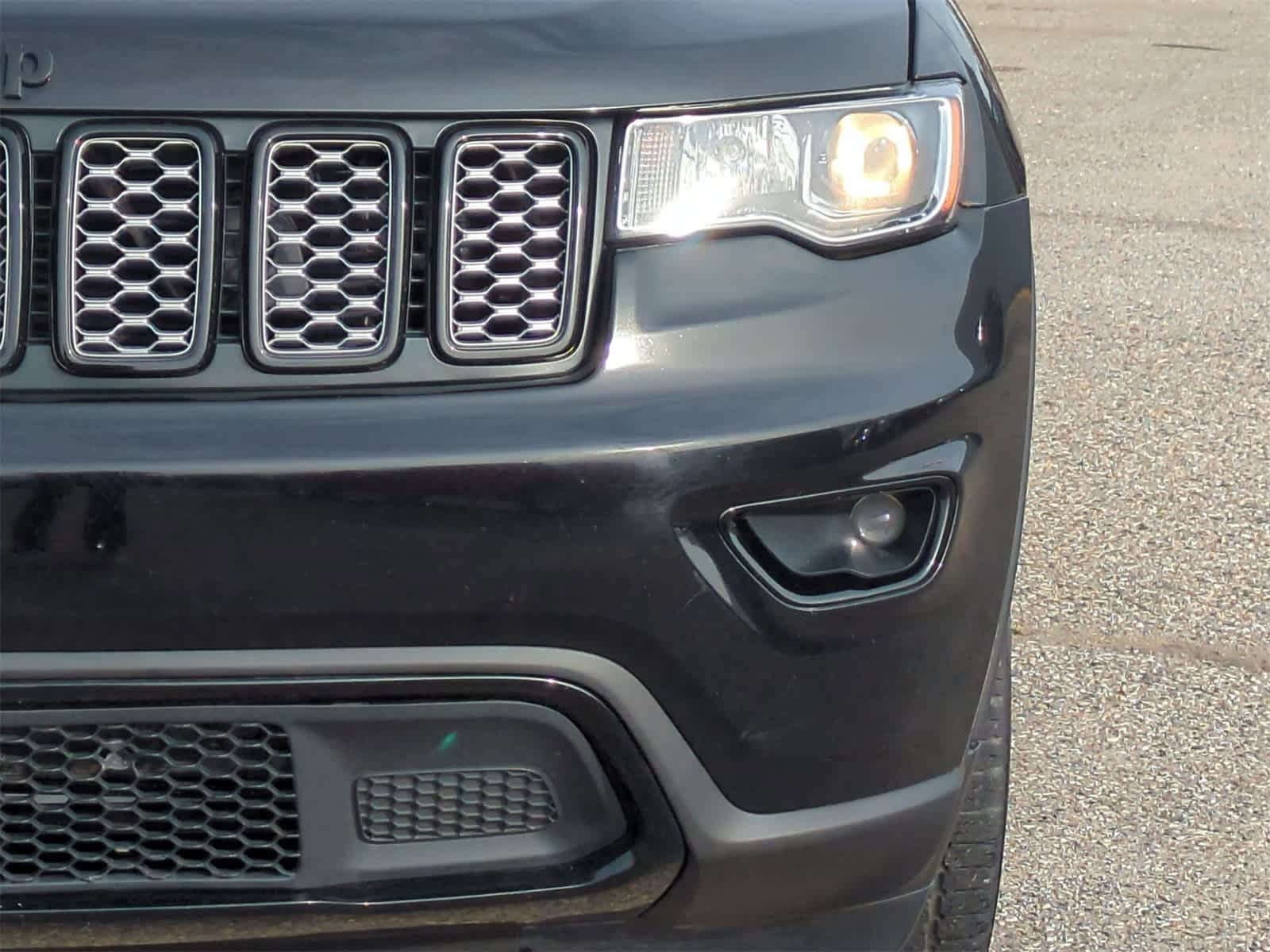 Thumbnail: 2021 Jeep Grand Cherokee - 18