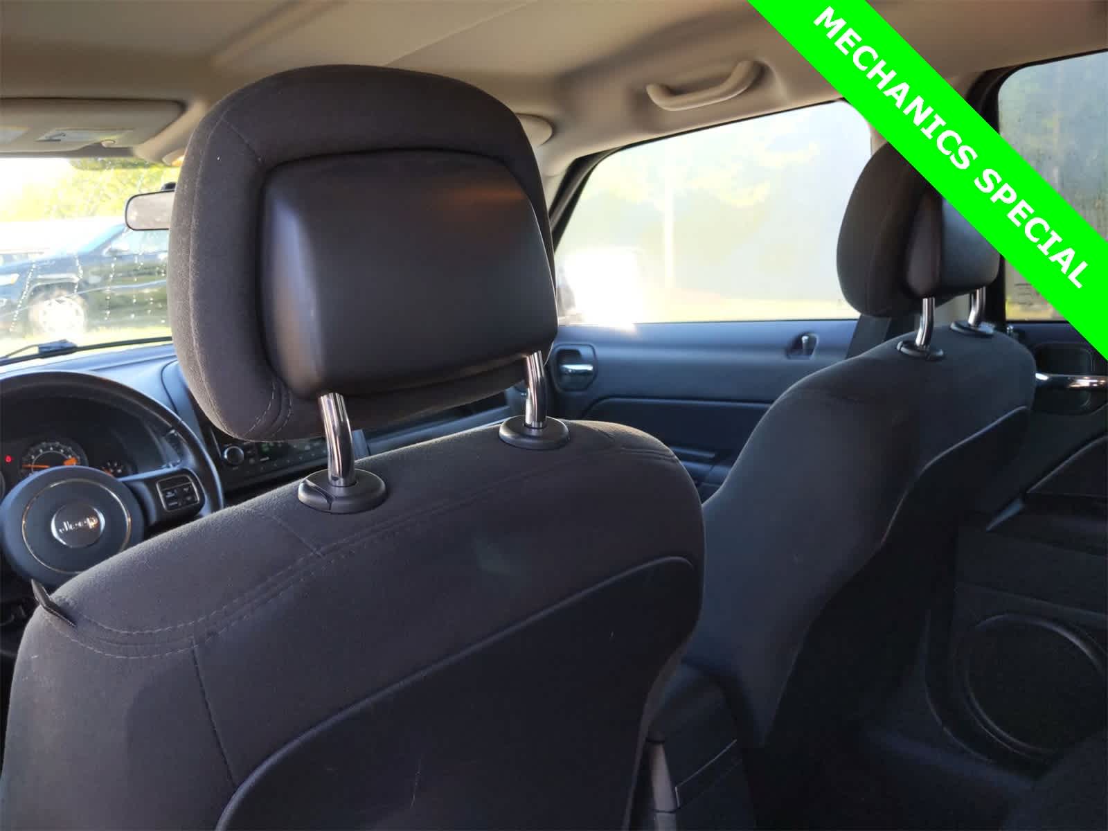 Thumbnail: 2015 Jeep Patriot - 18