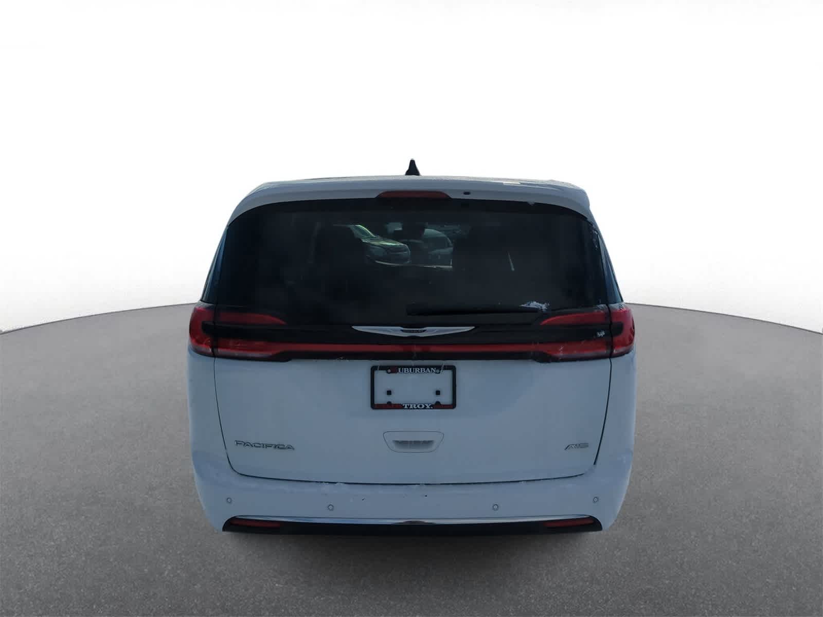 Thumbnail: 2023 Chrysler Pacifica - 7