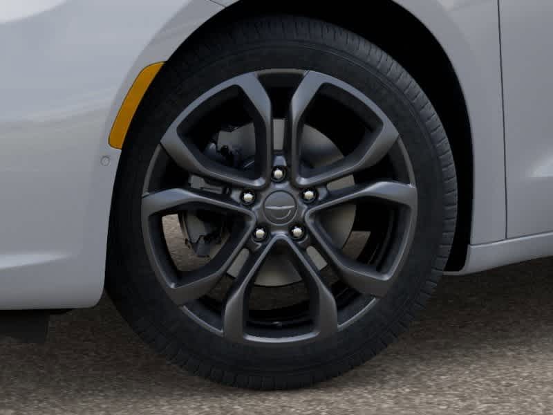 Thumbnail: 2026 Chrysler Pacifica - 4