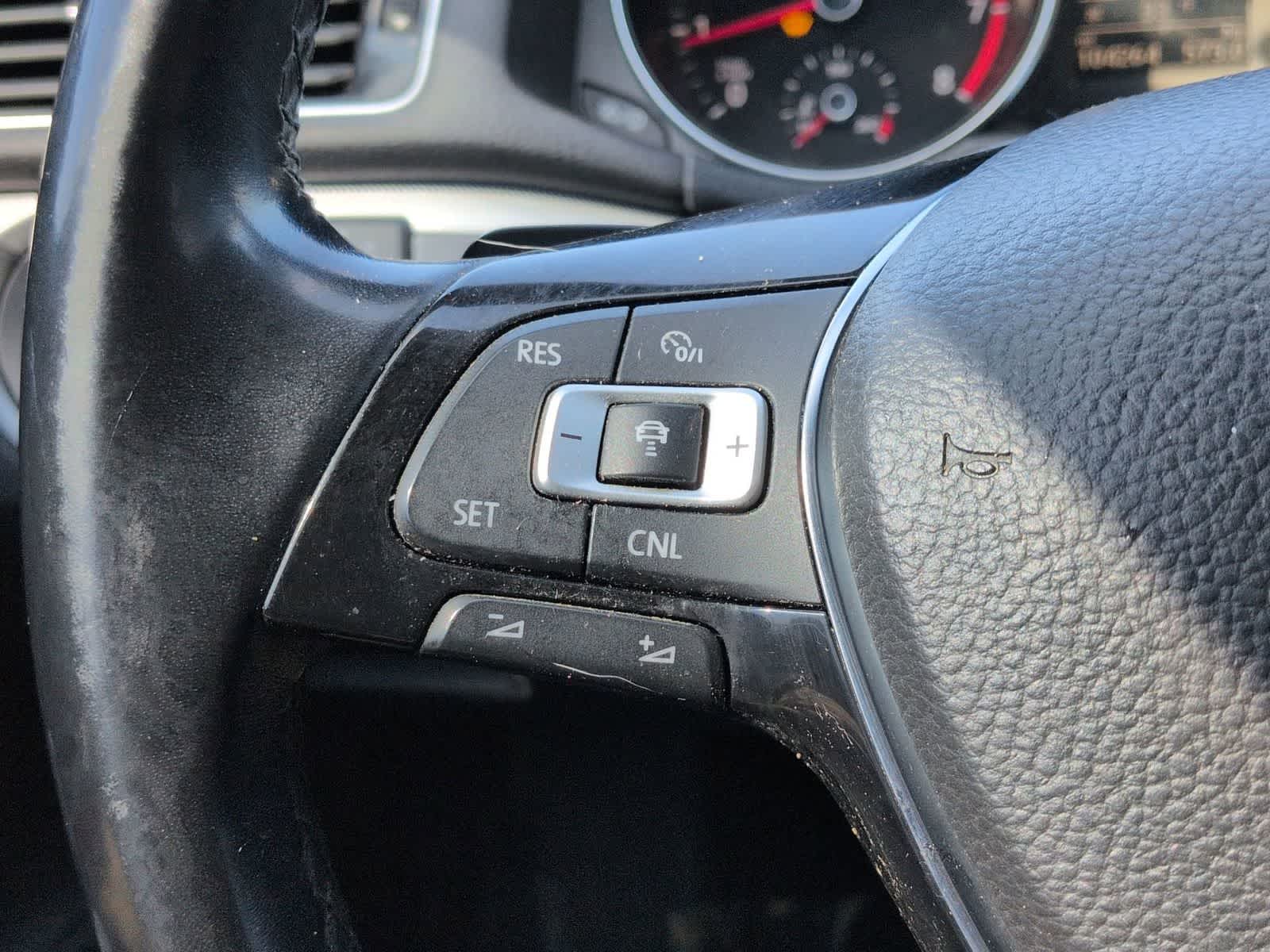 Thumbnail: 2018 Volkswagen Passat - 24