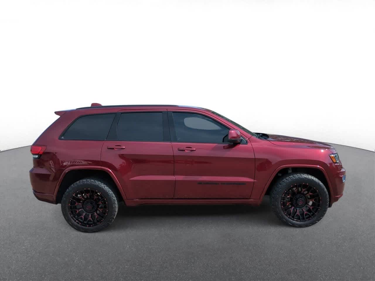 Thumbnail: 2022 Jeep Grand Cherokee - 9
