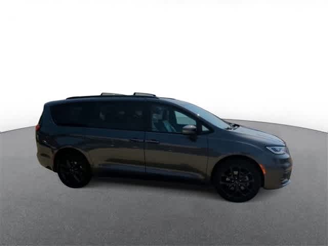 Used 2021 Chrysler Pacifica Touring L with VIN 2C4RC3BG9MR567975 for sale in Troy, MI