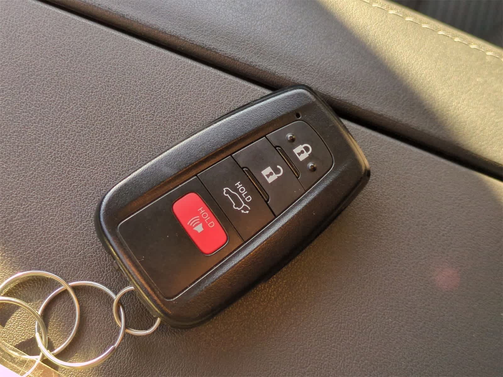 Thumbnail: 2022 Toyota Highlander - 34