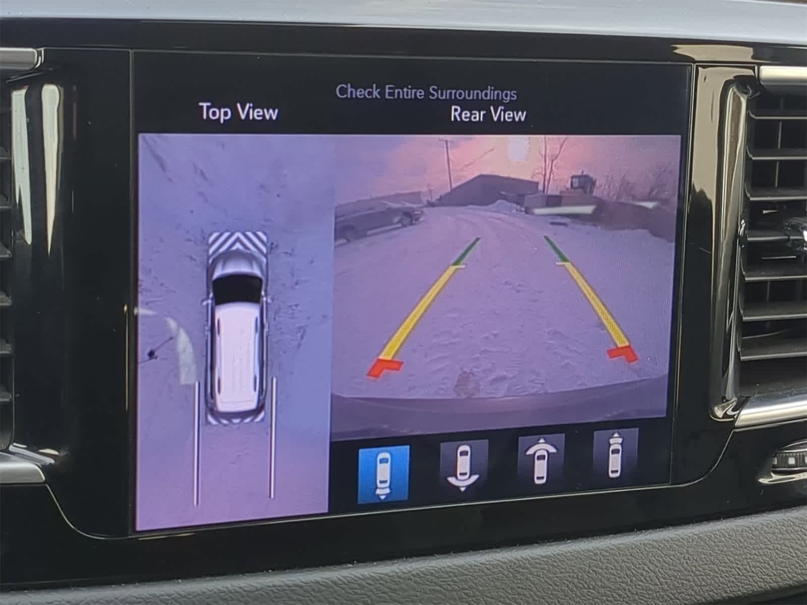 Thumbnail: 2017 Chrysler Pacifica - 36