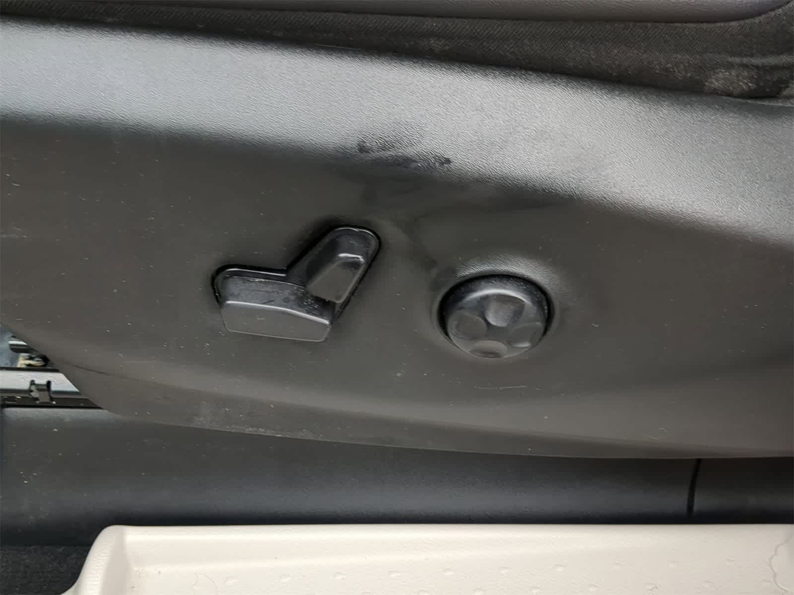 Thumbnail: 2023 Chrysler Pacifica - 17