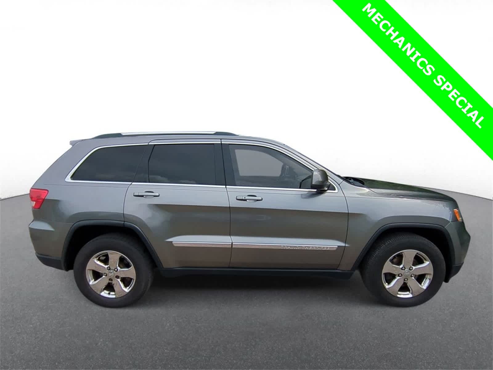 Thumbnail: 2013 Jeep Grand Cherokee - 9