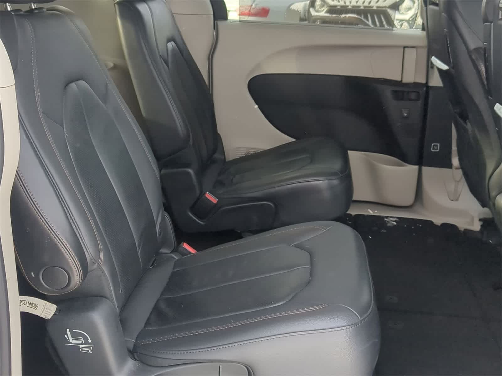 Thumbnail: 2017 Chrysler Pacifica - 27